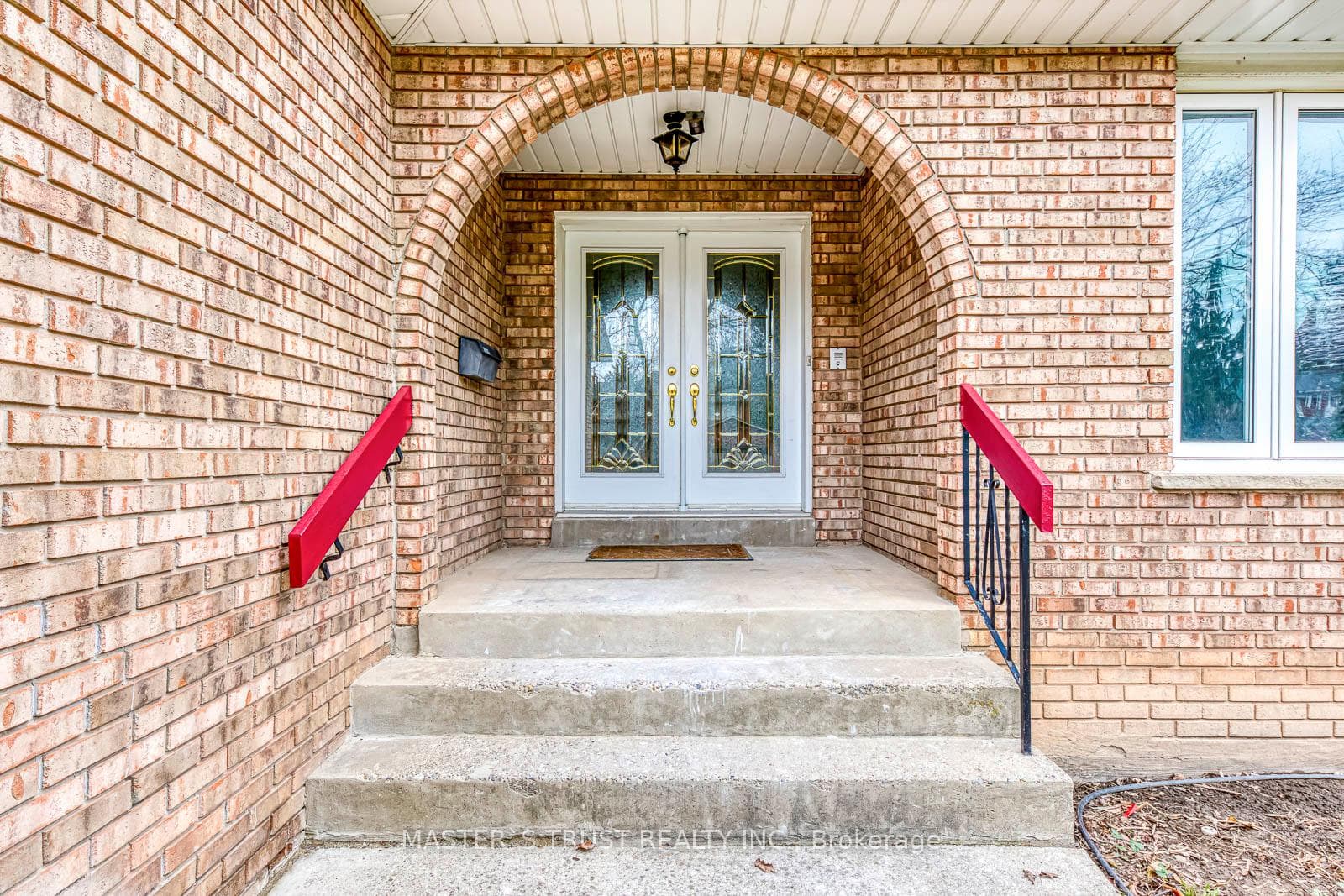 2591 Robin Drive - Detached photo 2 of 50 in Mississauga, Ontario