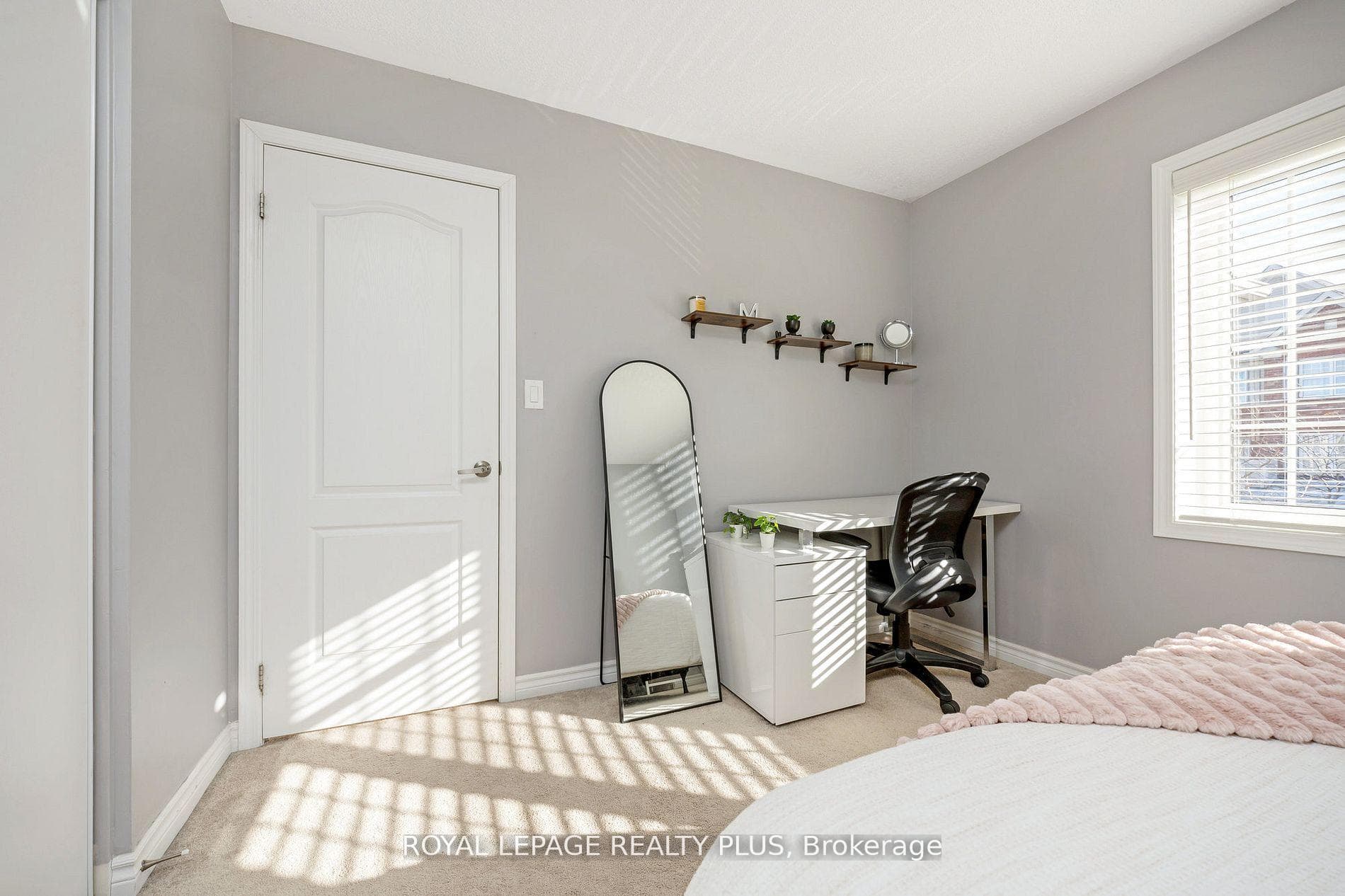 1542 Gainer Crescent - Townhouse photo 28 of 40 in Milton, Ontario