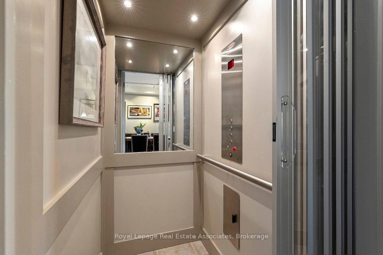 4135 Shipp Drive Unit 20 - Condo photo 12 of 50 in Mississauga, Ontario