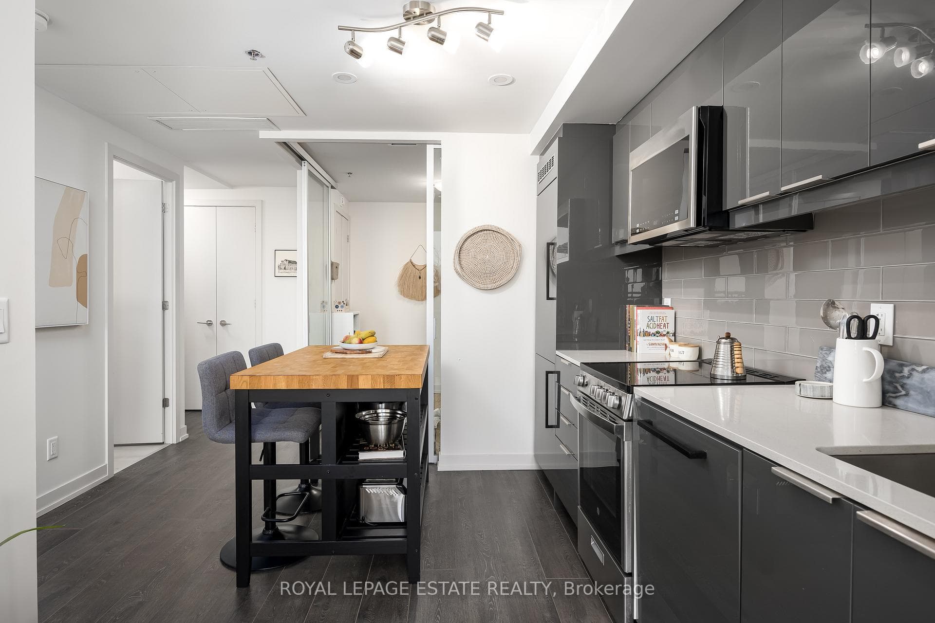 90 Glen Everest Road Unit 611 - Condo photo 9 of 23 in Birch Cliff / Cliffside, Ontario