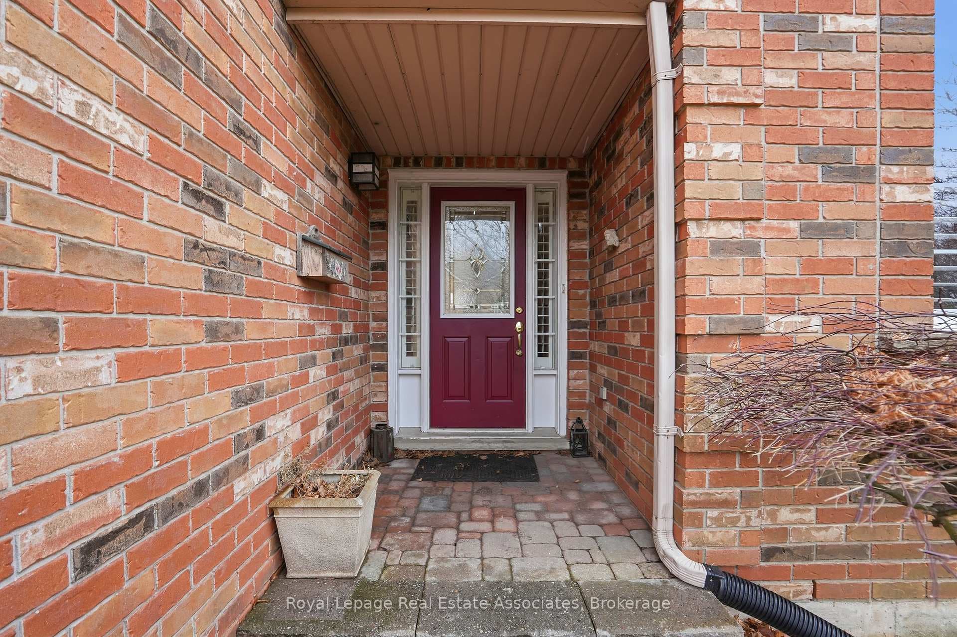 486 Delaney Court - Detached photo 2 of 48 in Burlington, Ontario