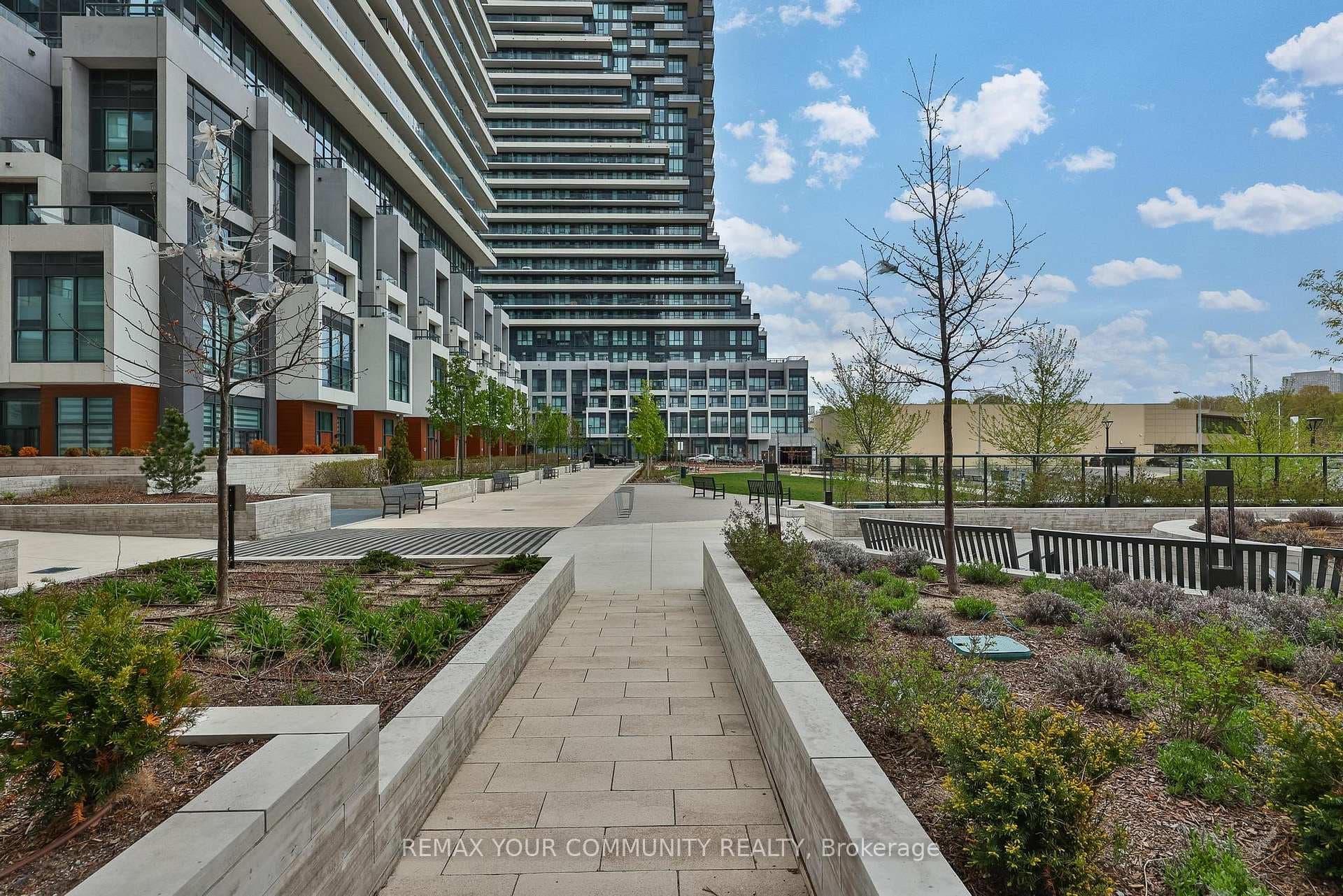 10 Inn On The Park Drive Unit 110 - Condo photo 5 of 38 in Don Mills / Parkwoods / Victoria Village, Ontario