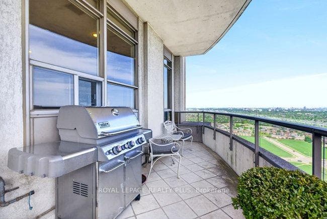 35 Kingsbridge Garden Circle Unit TPH4 - Condo photo 39 of 50 in Mississauga, Ontario
