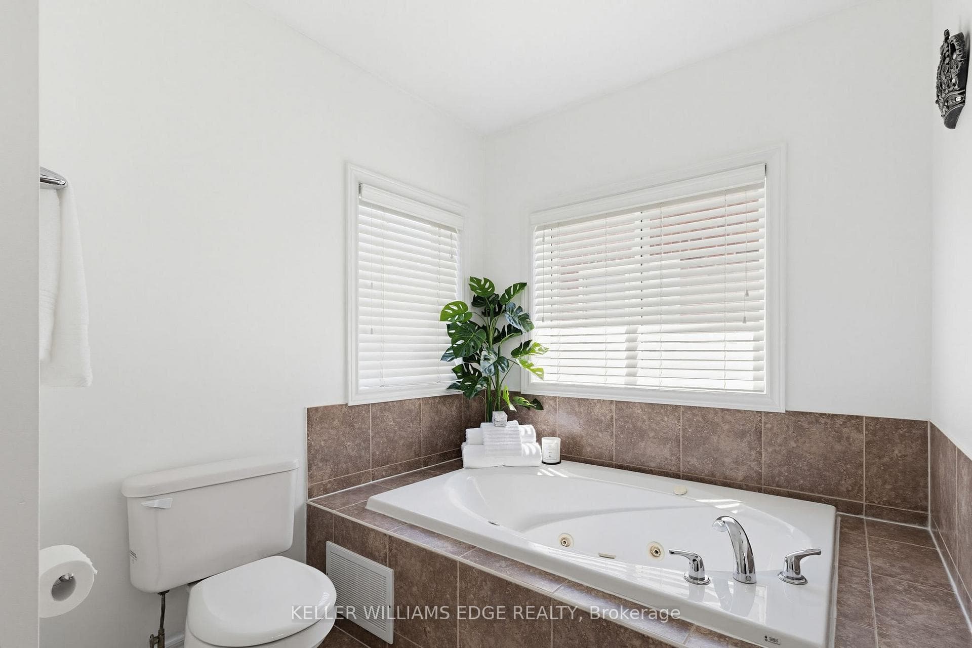 5398 Langford Road - Detached photo 23 of 40 in Burlington, Ontario