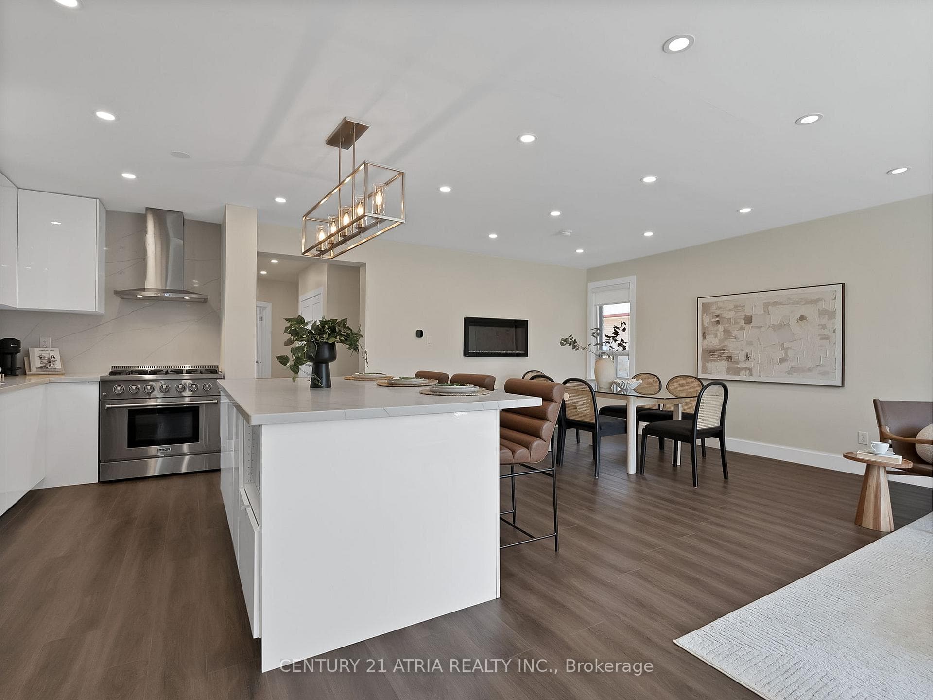 10 Dunrobin Drive - Detached photo 8 of 40 in Etobicoke (Islington / Rexdale), Ontario