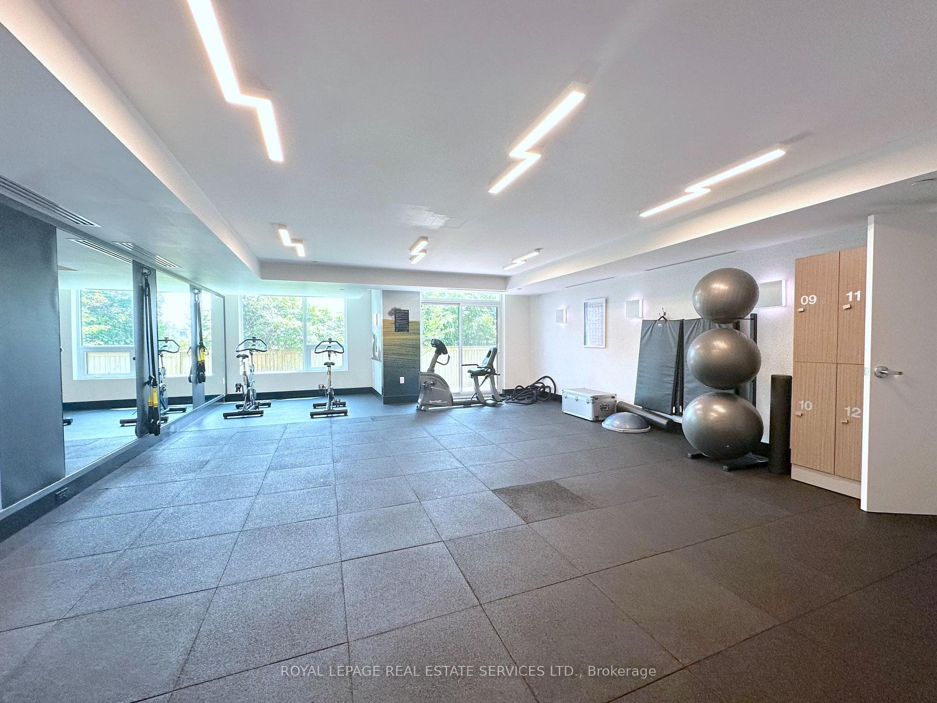 2333 Taunton Road Unit 901 - Condo photo 19 of 25 in Oakville, Ontario