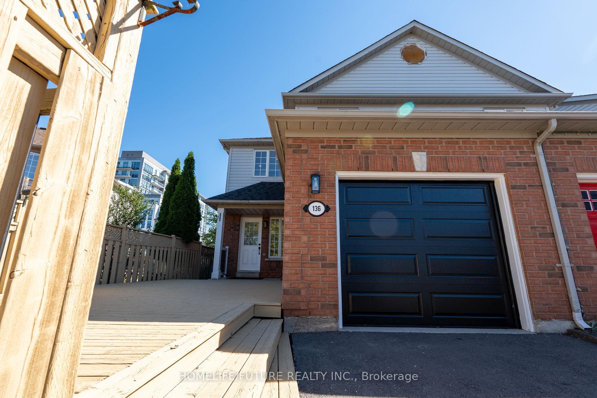 136 Manley Lane - Townhouse for sale in Old Milton, Ontario