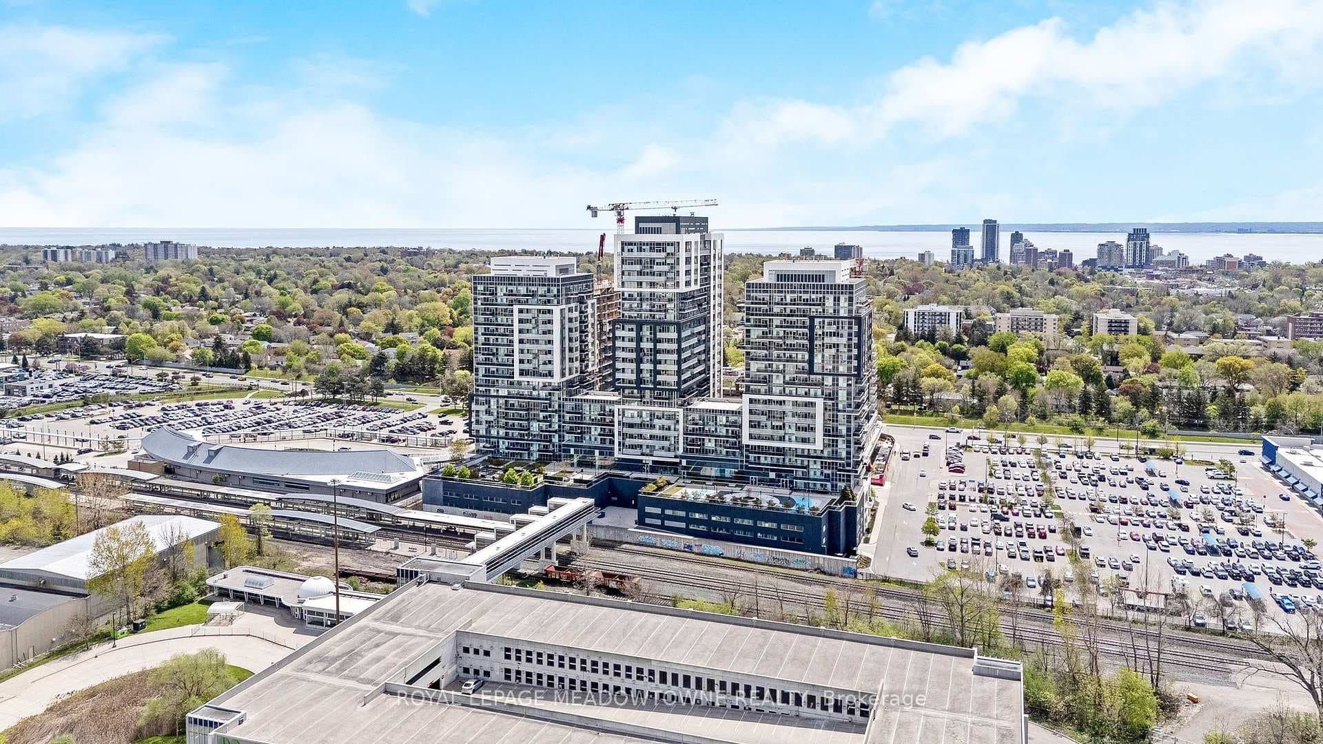 2093 Fairview Street Unit 1902 - Condo photo 2 of 30 in Burlington, Ontario