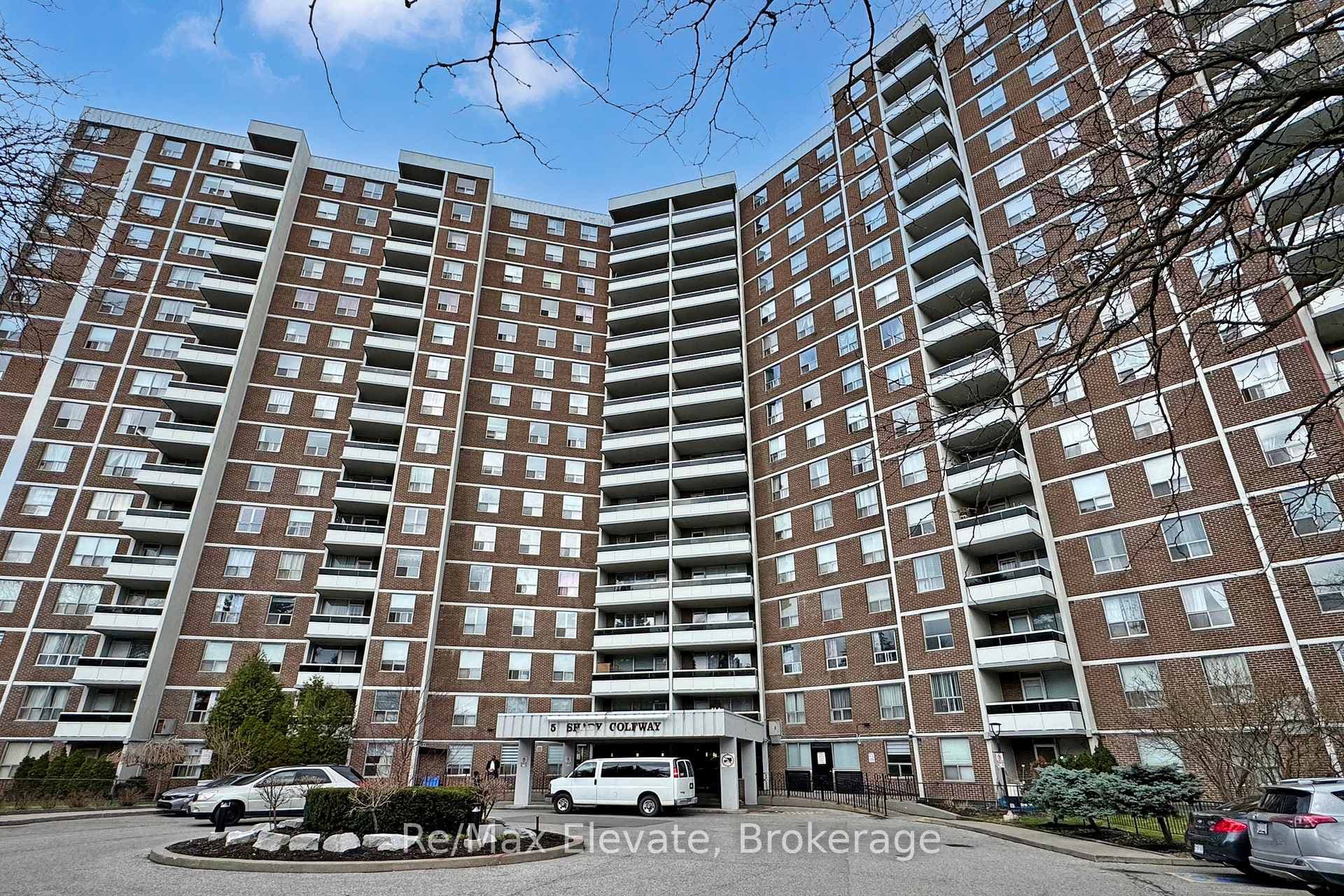 5 Shady Golfway Unit 406 - condo for sale in Flemingdon Park / Don Mills