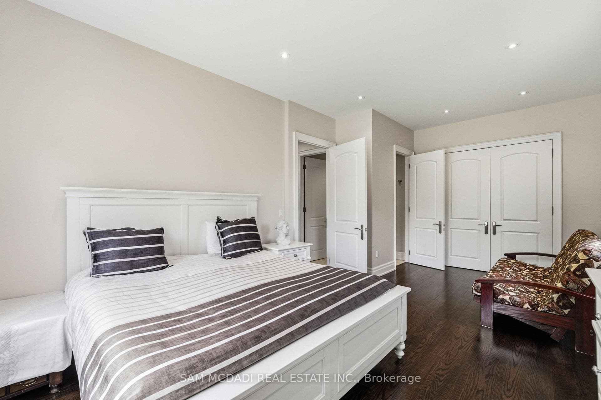 2411 Thorn Lodge Drive - Detached photo 25 of 50 in Mississauga, Ontario