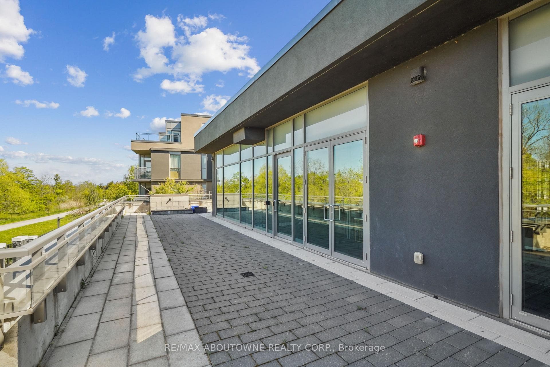 5260 Dundas Street Unit C204 - Condo photo 27 of 32 in Burlington, Ontario