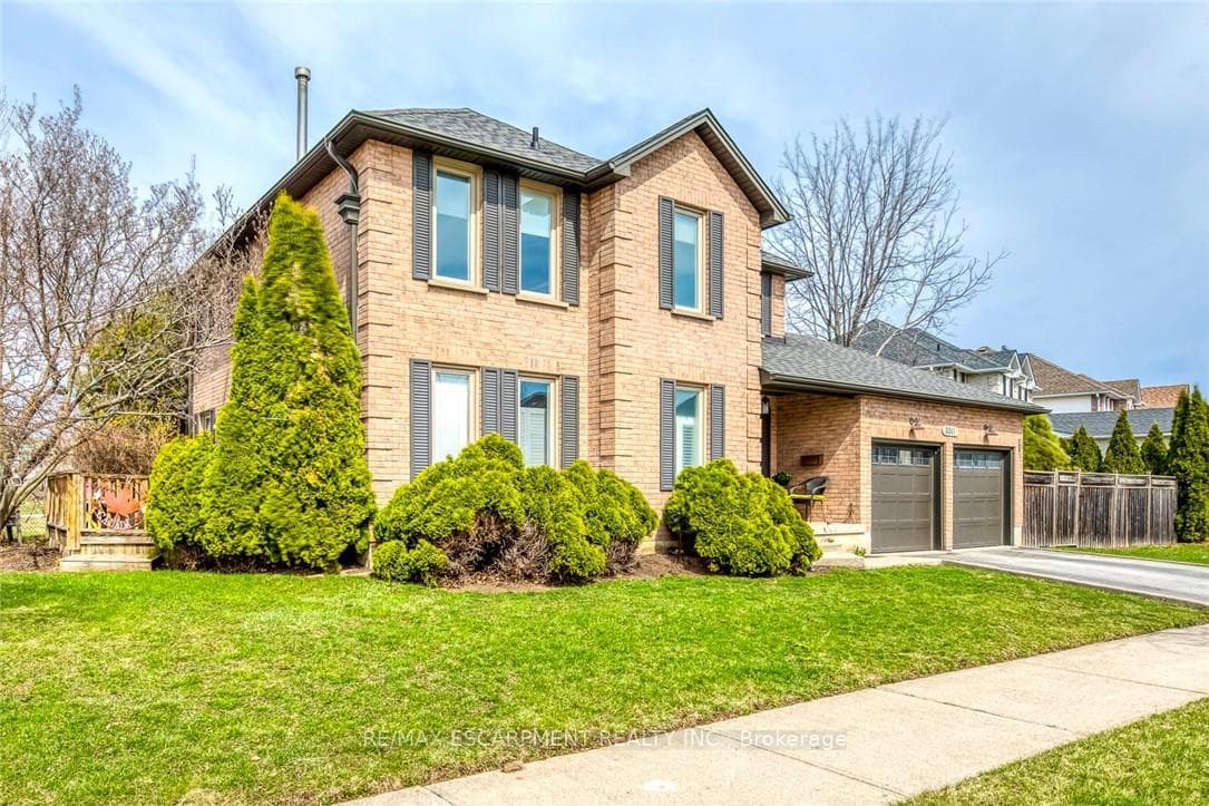 3311 SPRINGVALE Court - Detached photo 2 of 50 in Burlington, Ontario