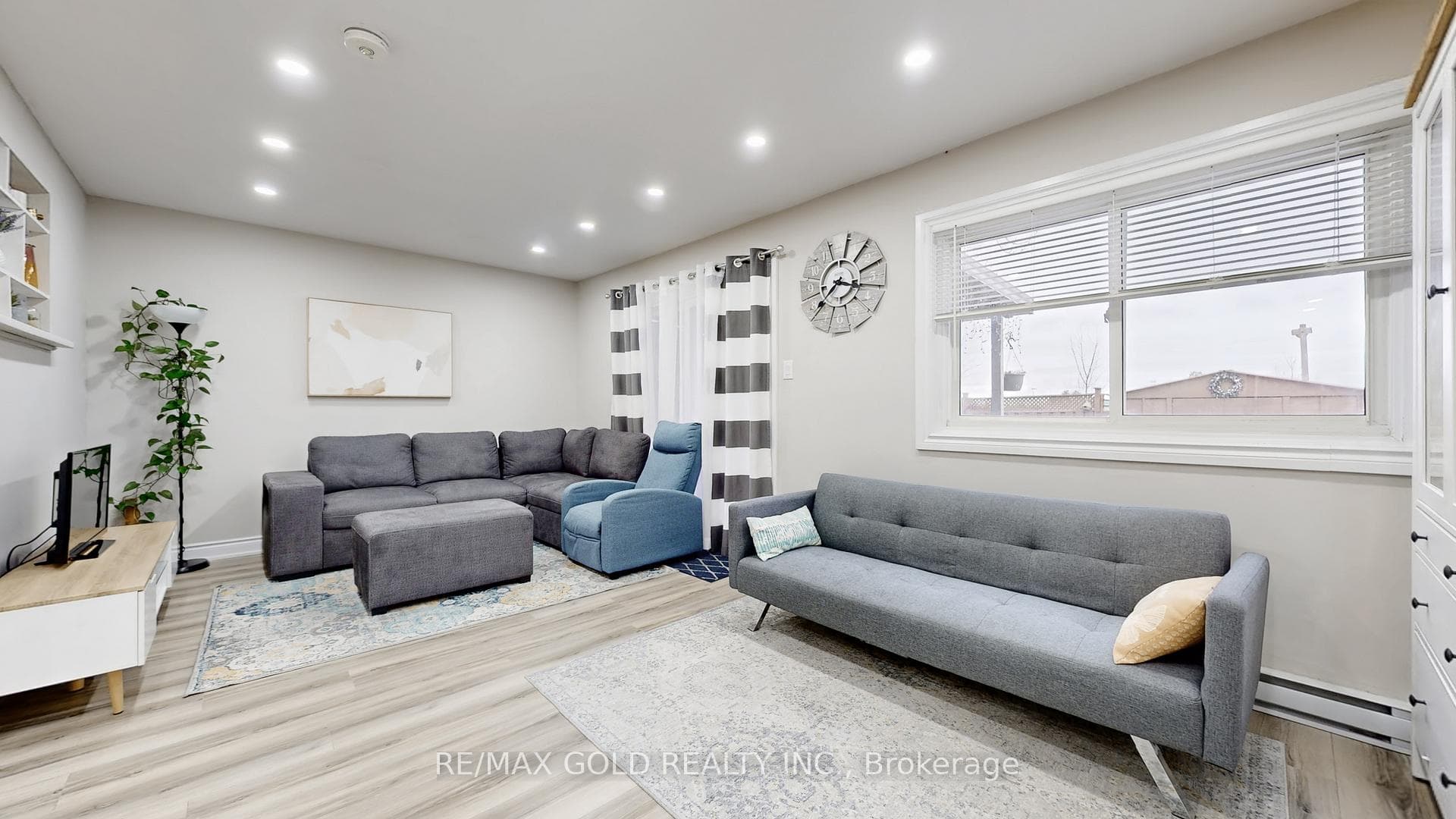 12 Glencastle Square - home for sale in Brampton, Ontario