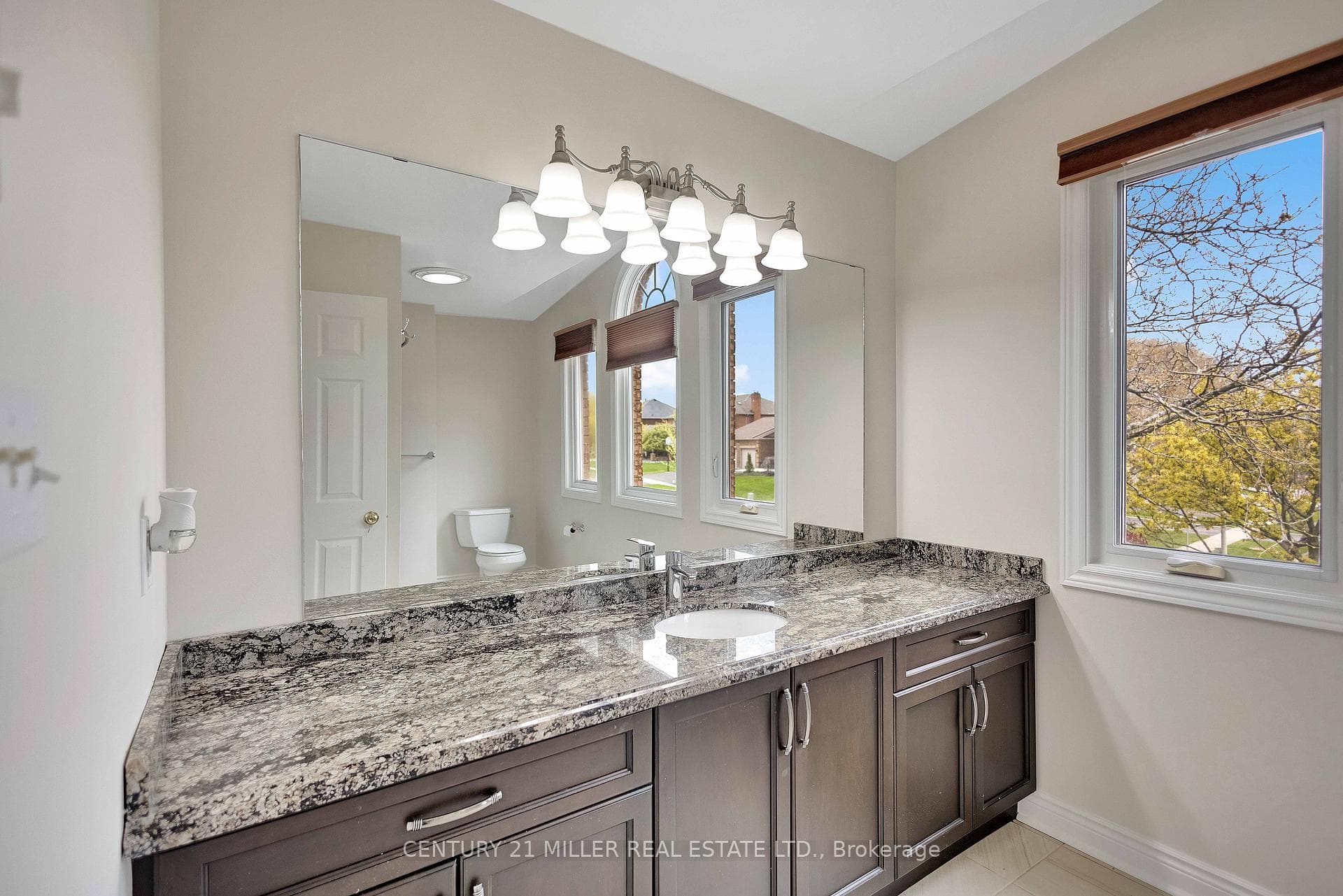 1398 Winterberry Drive - Detached photo 28 of 46 in Burlington, Ontario