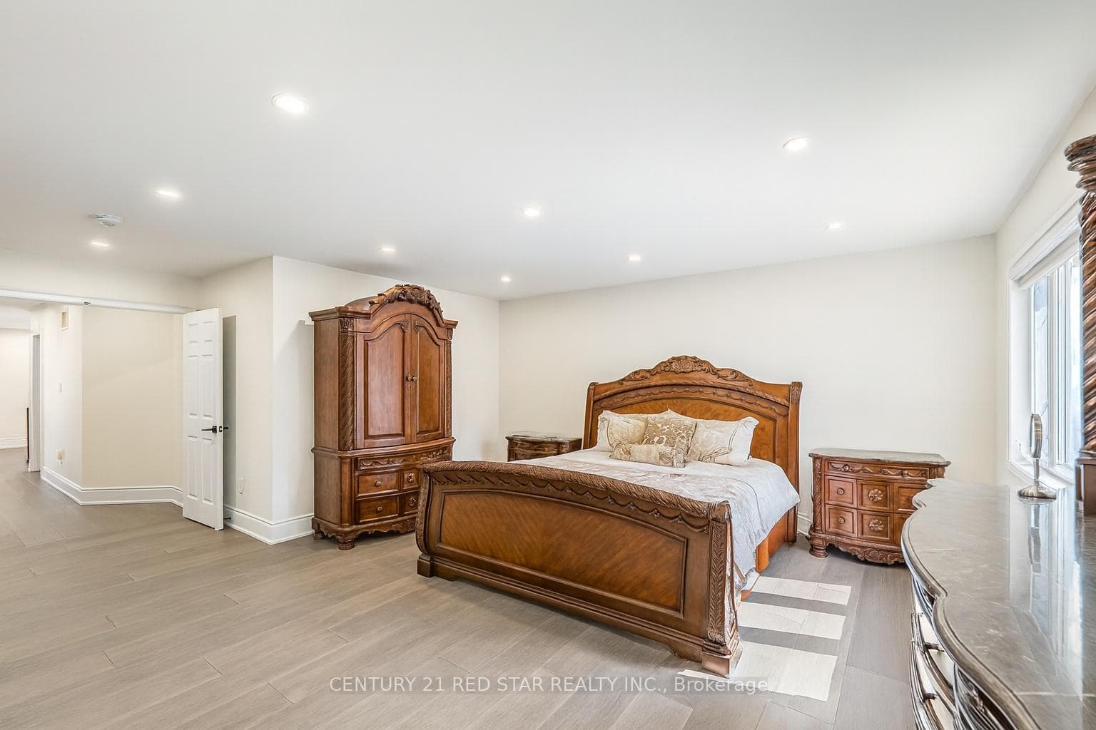 396 Derrydale Drive - Detached photo 21 of 48 in Mississauga, Ontario