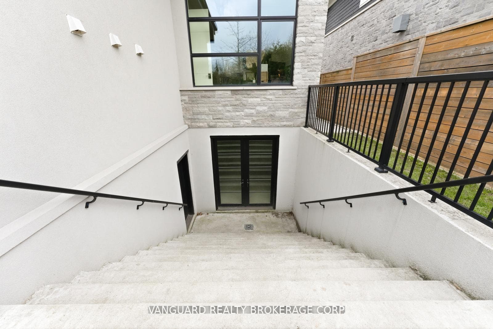 1099 Truman Avenue - Detached photo 44 of 48 in Oakville, Ontario