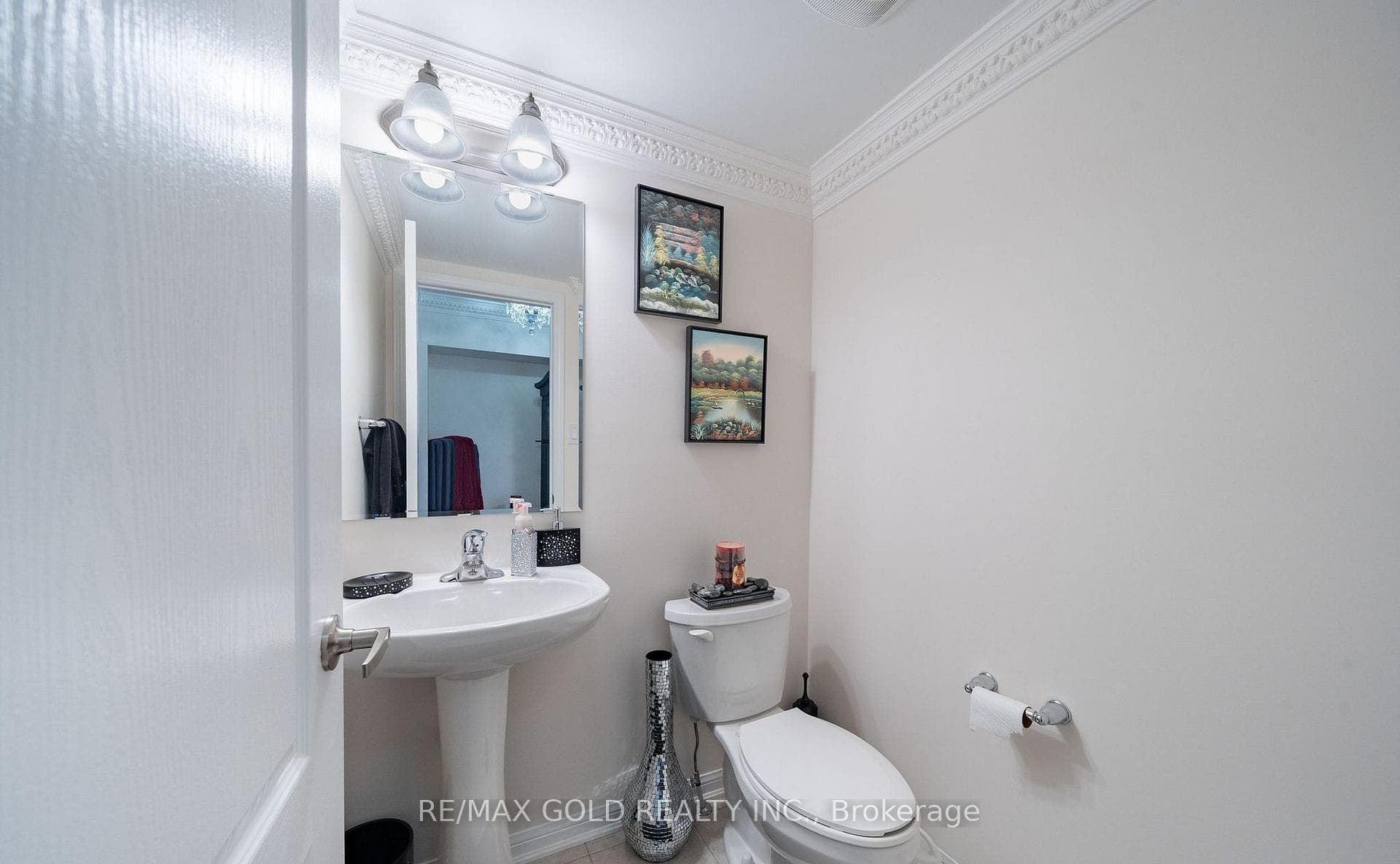 1035 SAVOLINE Boulevard - Detached photo 9 of 44 in Milton, Ontario