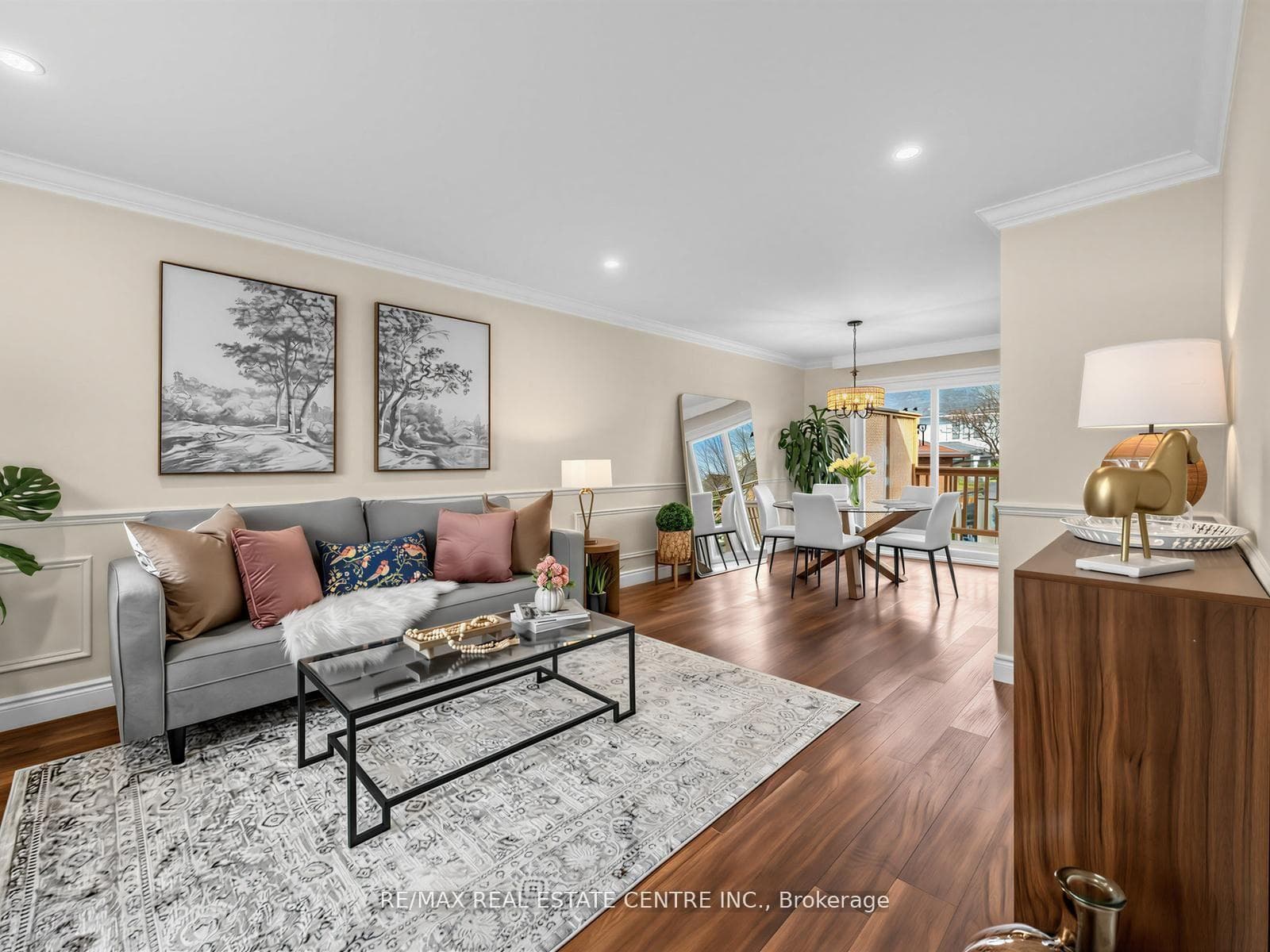 592 Montbeck Crescent - Detached photo 4 of 50 in Mississauga, Ontario