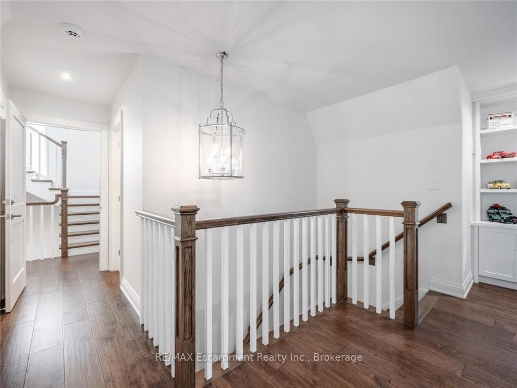 3087 Lakeshore Road - Detached photo 27 of 50 in Burlington, Ontario