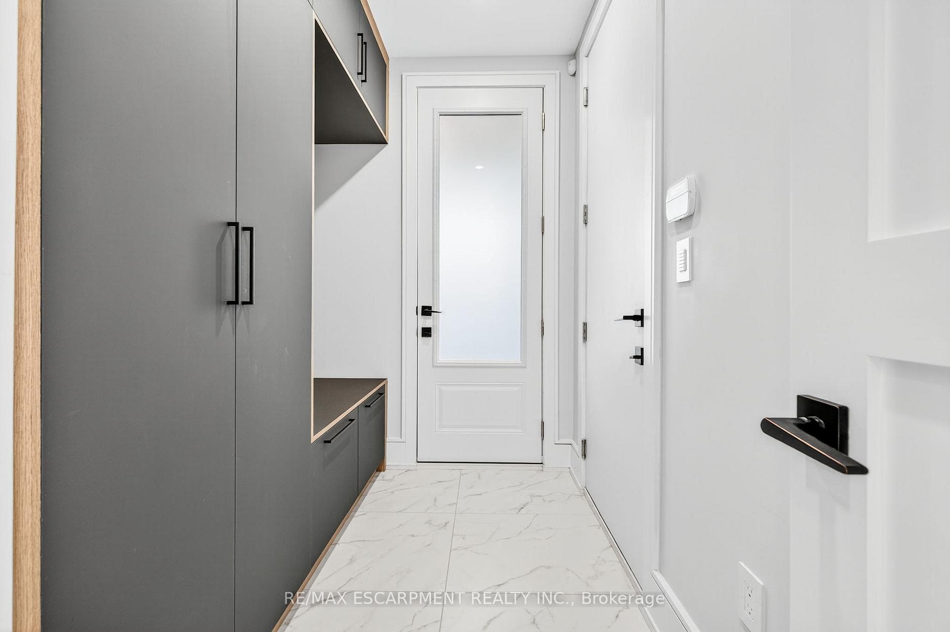 221 Morden Road - Detached photo 34 of 50 in Oakville, Ontario