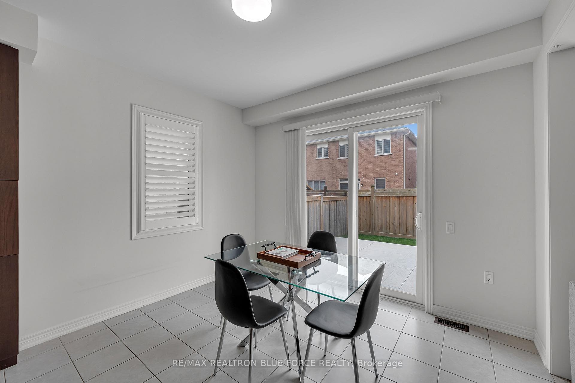 38 Pinedale Avenue - Detached photo 11 of 50 in Caledon, Ontario