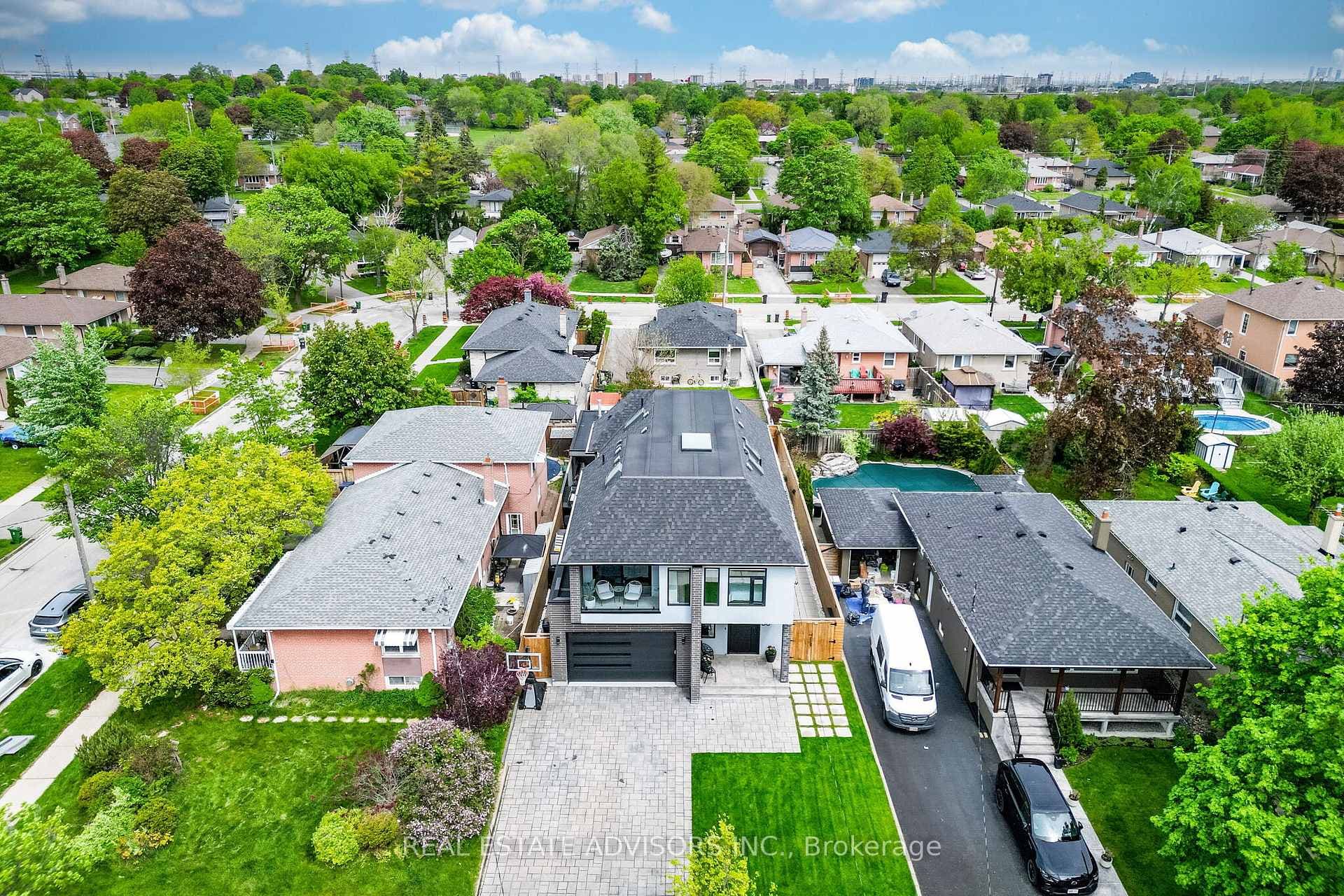 50 Beckwith Road - Detached photo 2 of 34 in Etobicoke (Islington / Rexdale), Ontario