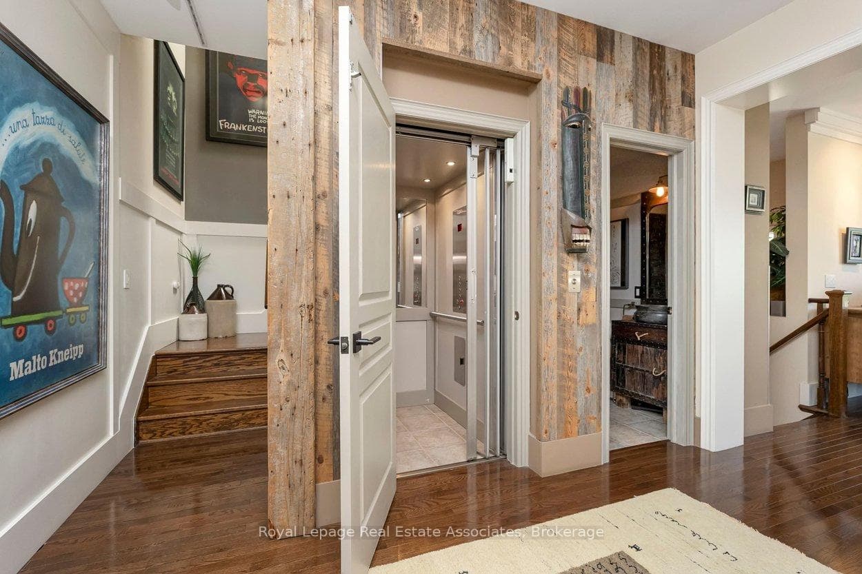 4135 Shipp Drive Unit 20 - Condo photo 11 of 50 in Mississauga, Ontario