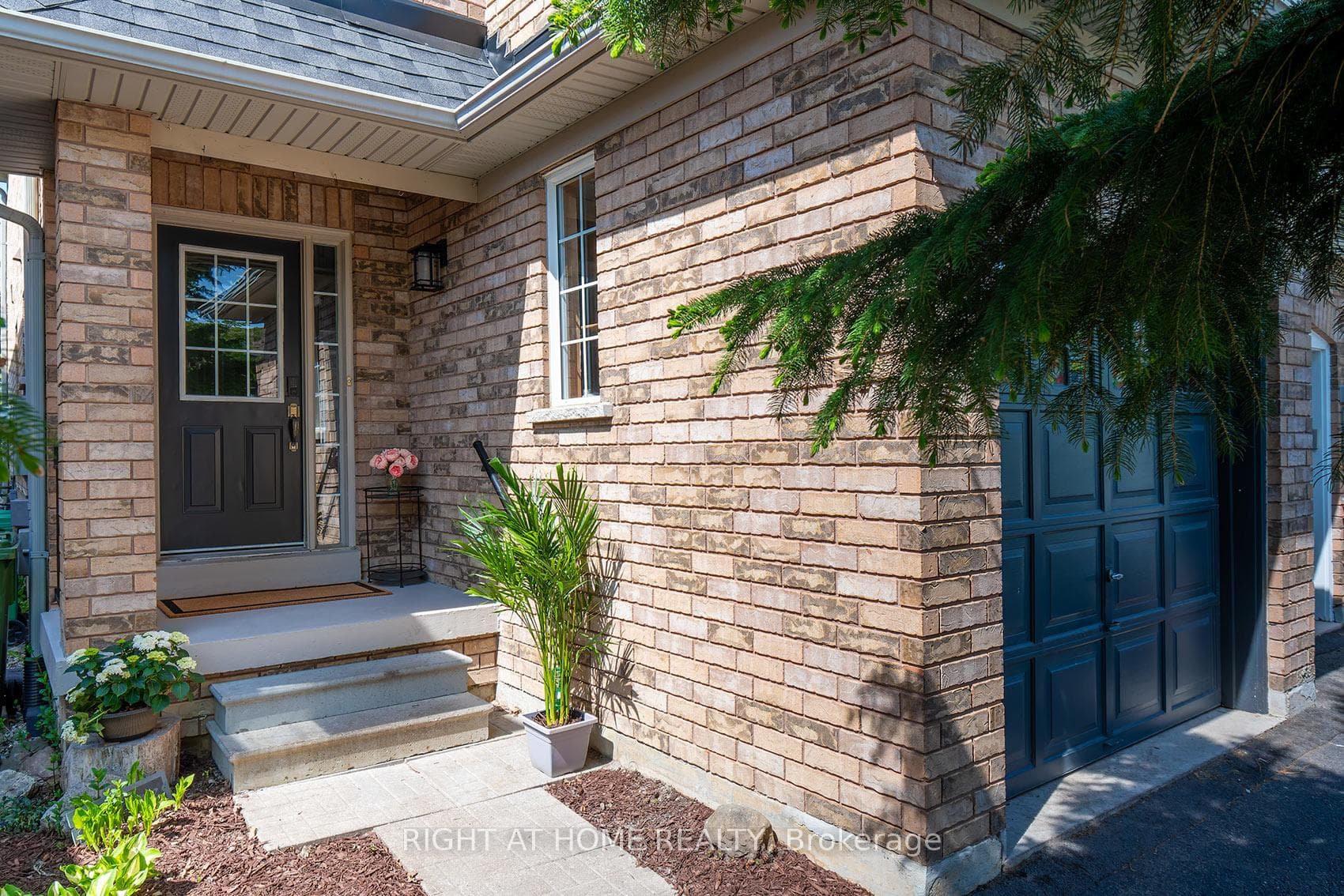 18 Frank Johnston Road - Townhouse photo 3 of 50 in Caledon, Ontario