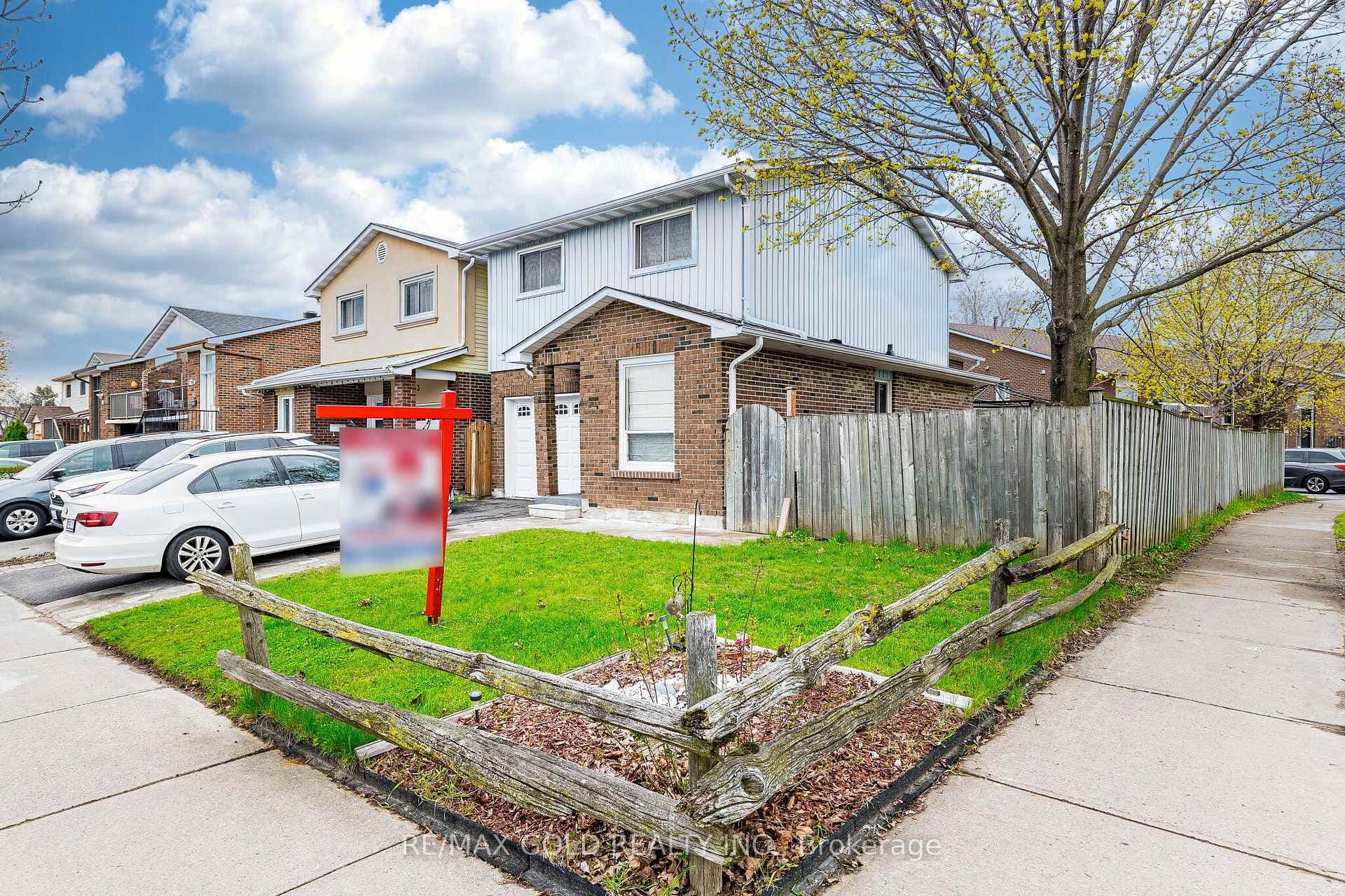 41 Simmons Boulevard - Detached photo 4 of 37 in Brampton, Ontario