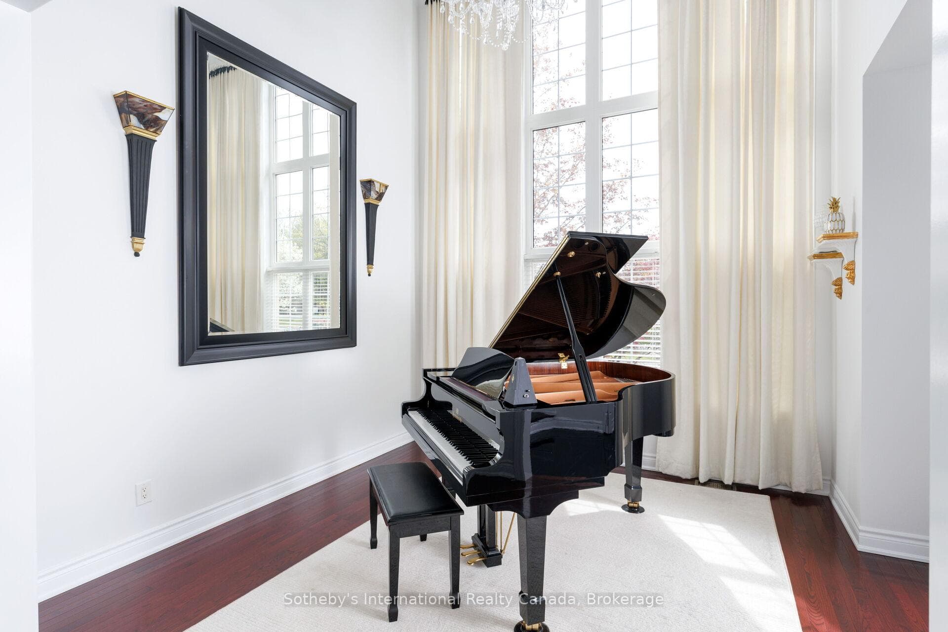 1437 Islington Avenue - Detached photo 8 of 40 in Etobicoke (Islington / Rexdale), Ontario