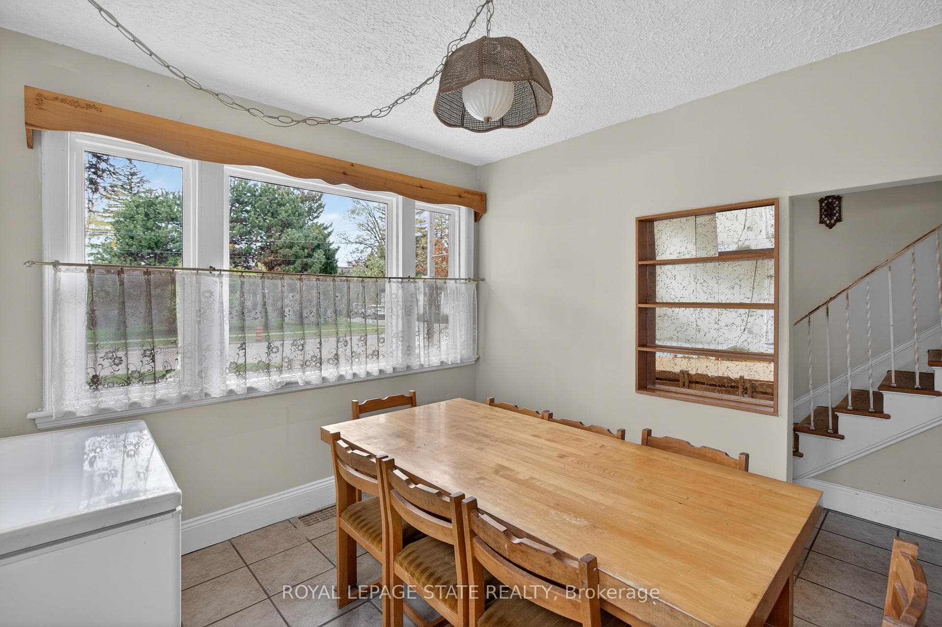 893 Lasalle Park Road - Detached photo 9 of 47 in Burlington, Ontario