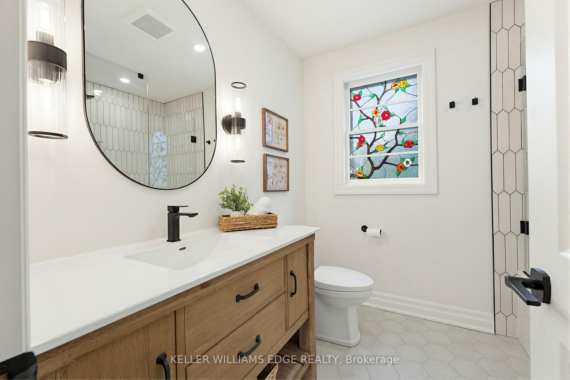 586 Woodland Avenue - Detached photo 21 of 45 in Burlington, Ontario