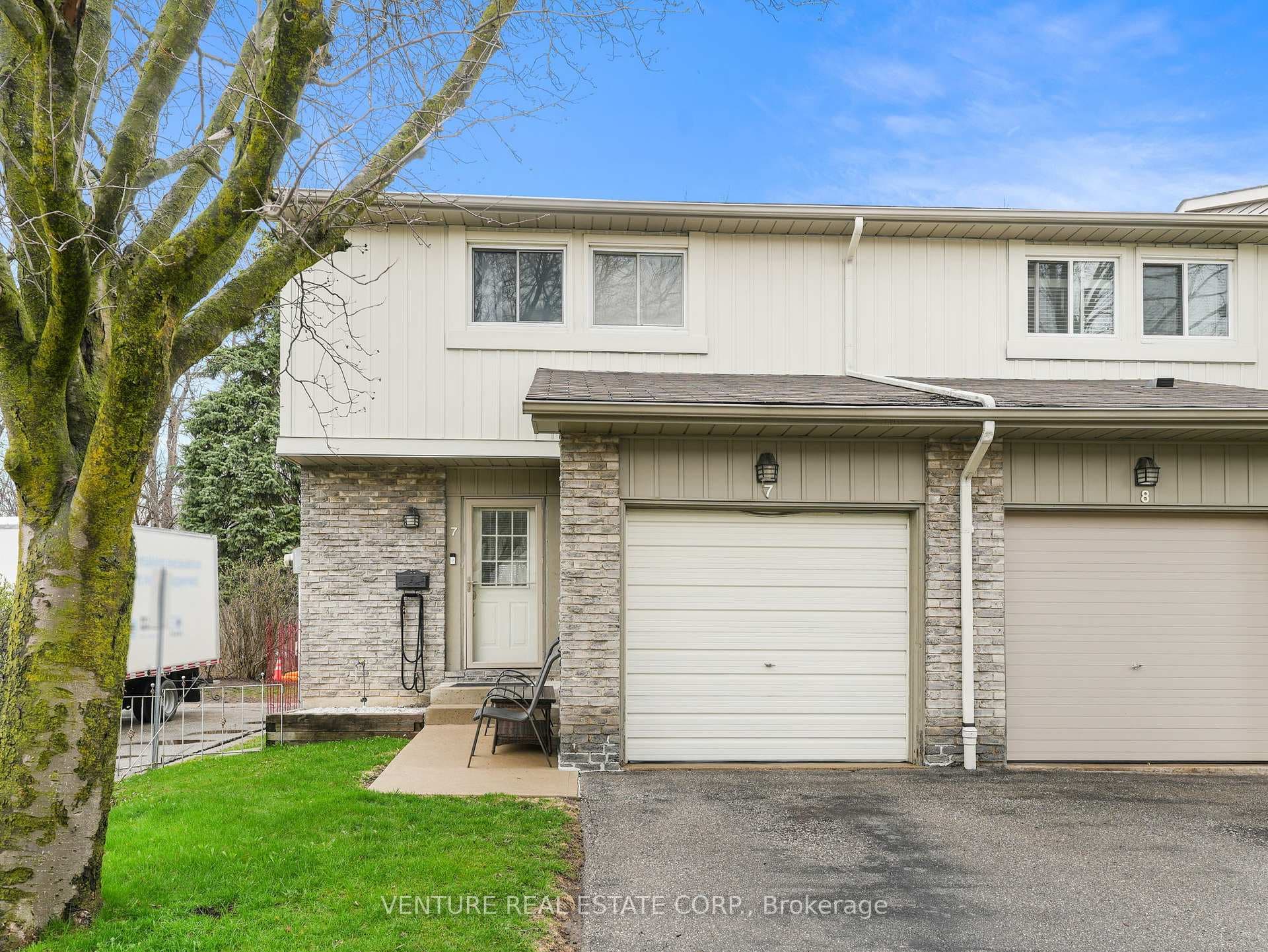 6779 Glen Erin Drive Unit 7 - home for sale in Mississauga, Ontario