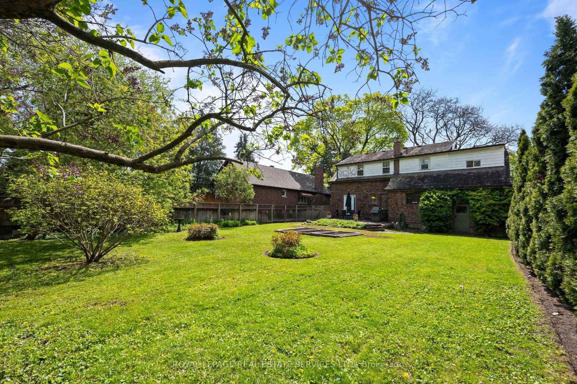 28 Holloway Road - Detached photo 28 of 31 in Etobicoke (Islington / Rexdale), Ontario