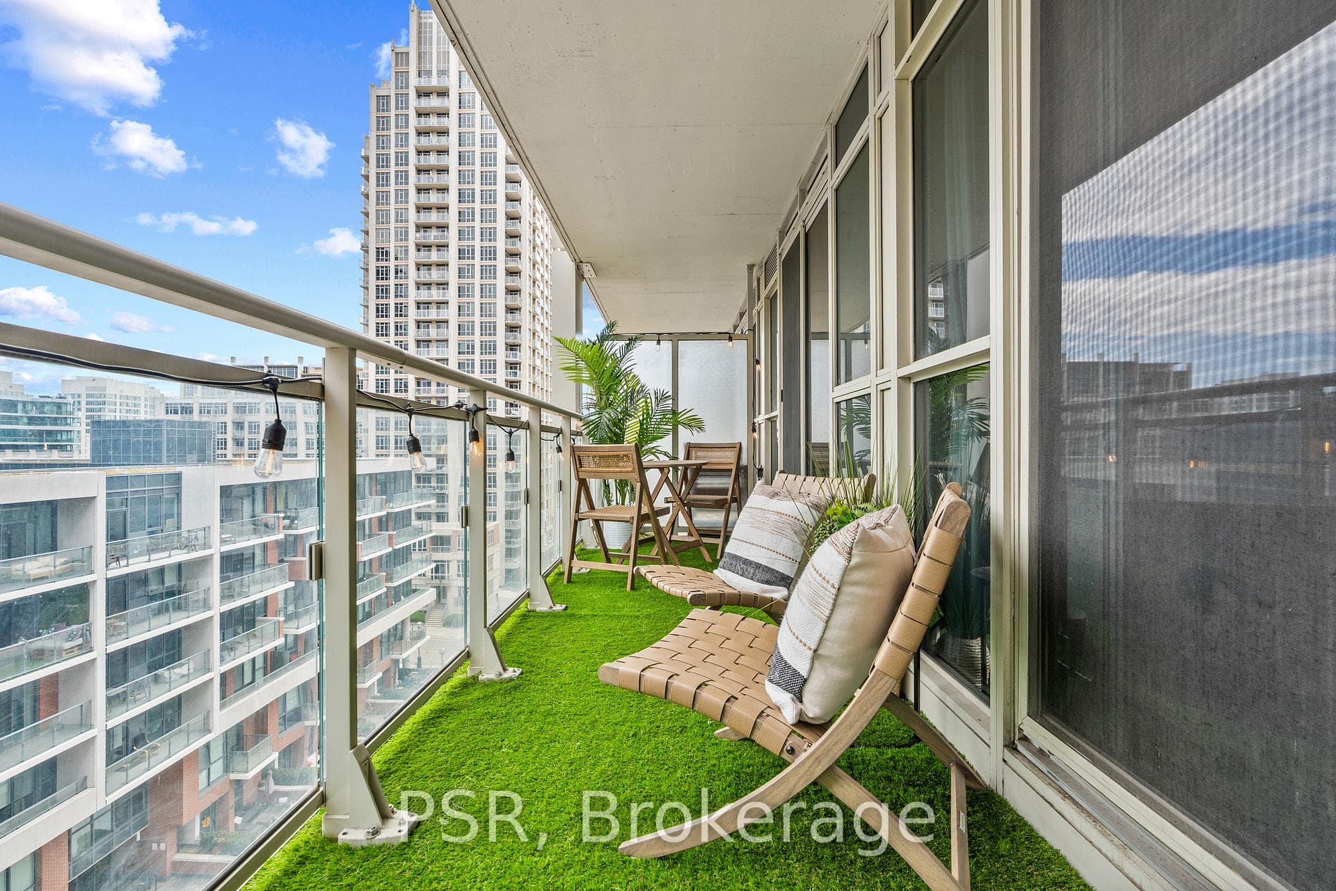 38 Grand Magazine Street Unit 1031 - Condo photo 17 of 25 in Downtown Toronto / Waterfront, Ontario