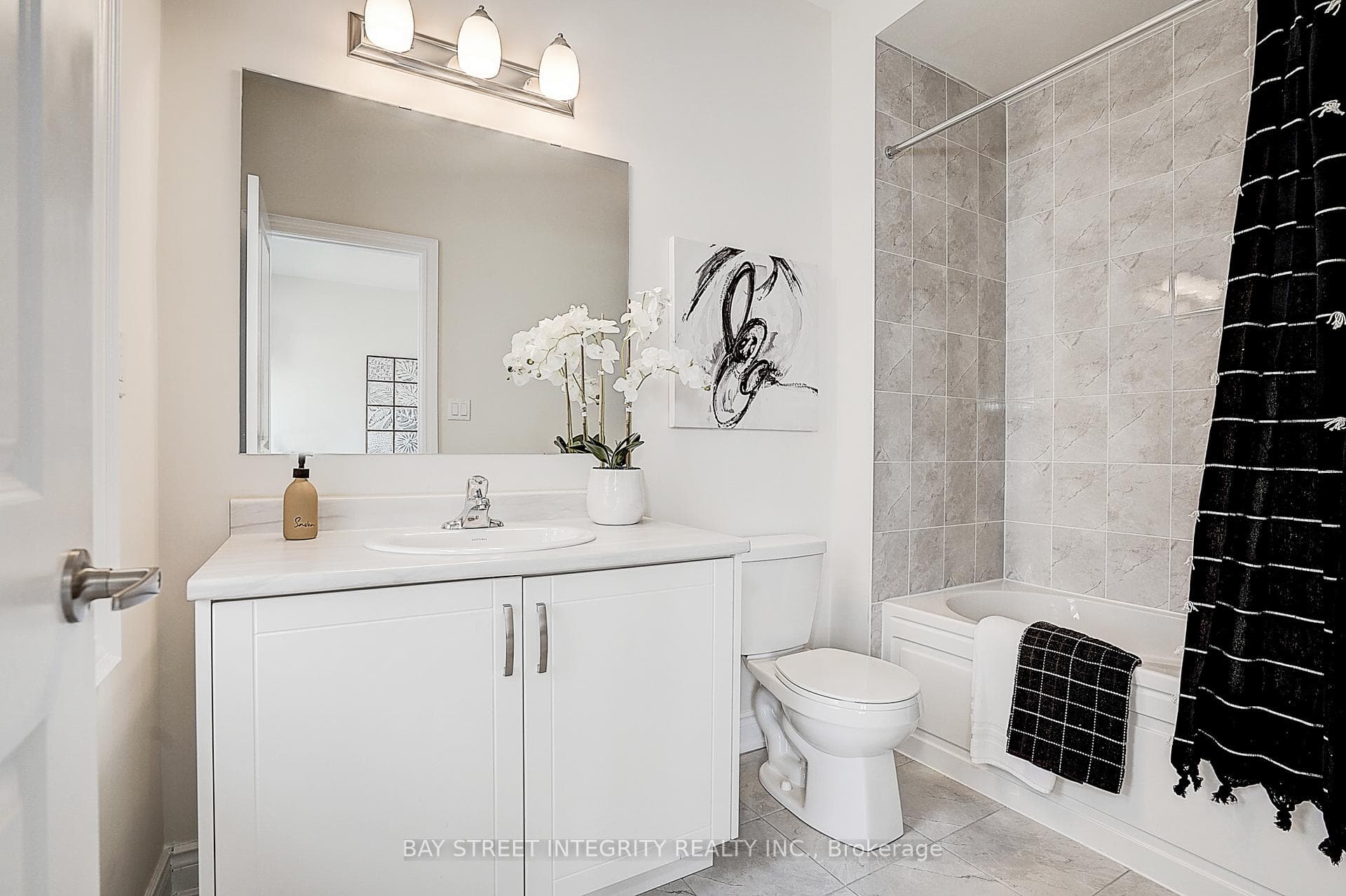 38 Settlers Road - Detached photo 47 of 50 in Oakville, Ontario