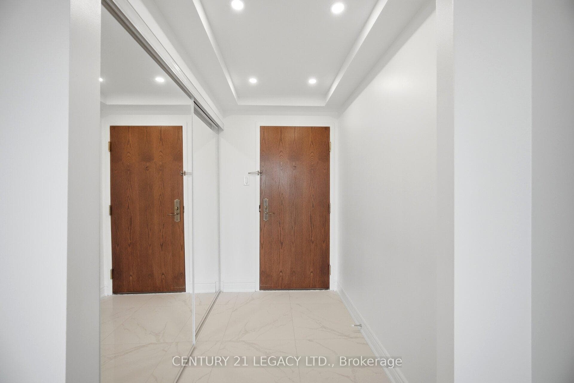 24 Hanover Road Unit 404 - Condo photo 3 of 45 in Brampton, Ontario