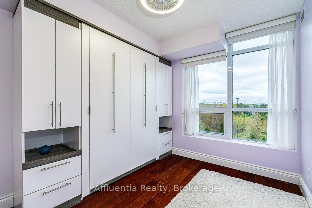 120 Dallimore Circle Unit 408 - Condo photo 4 of 38 in Don Mills / Parkwoods / Victoria Village, Ontario