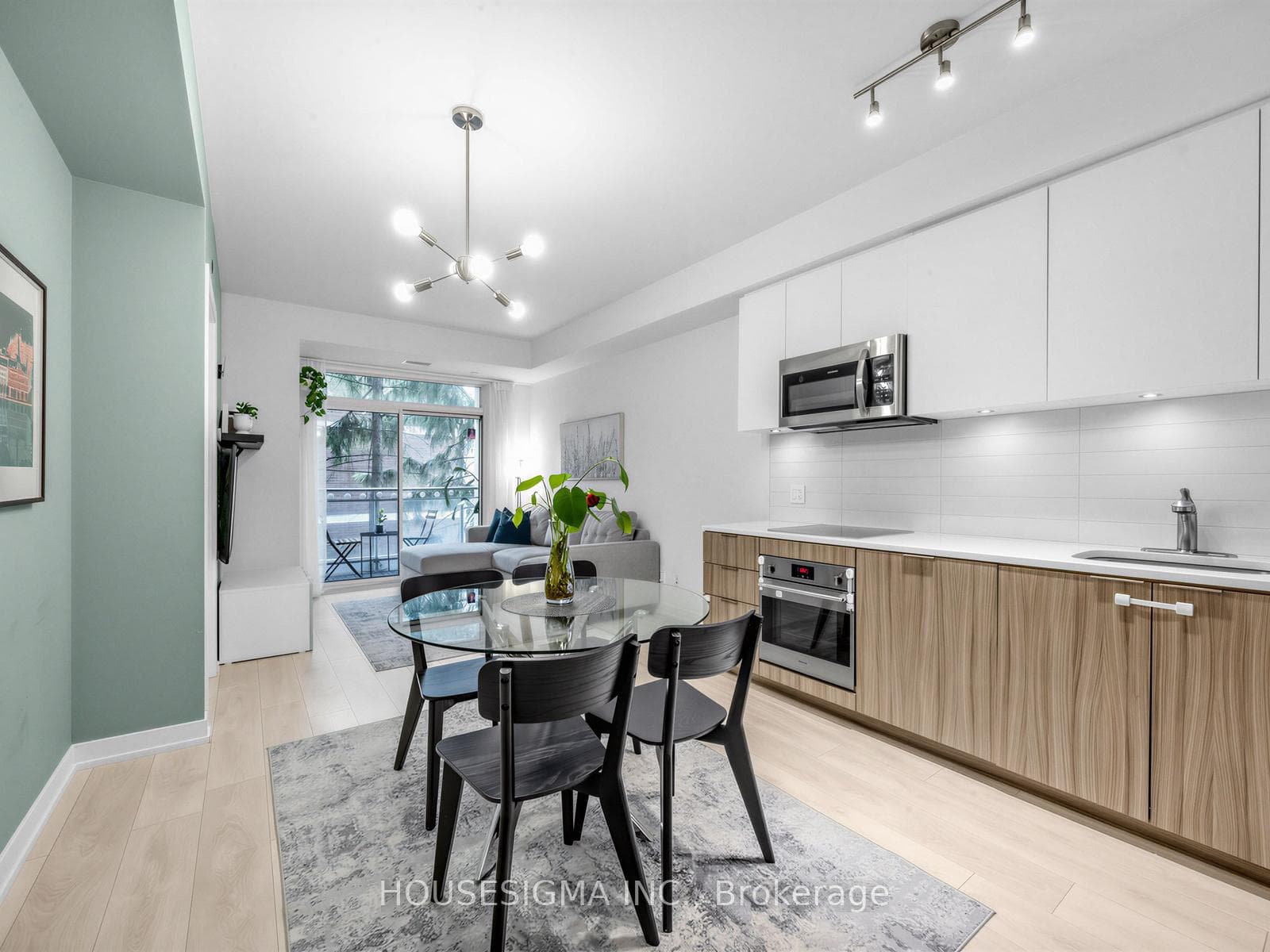 223 St.Clair Avenue Unit 306 - Condo photo 12 of 26 in Annex / Yorkville / Summerhill, Ontario