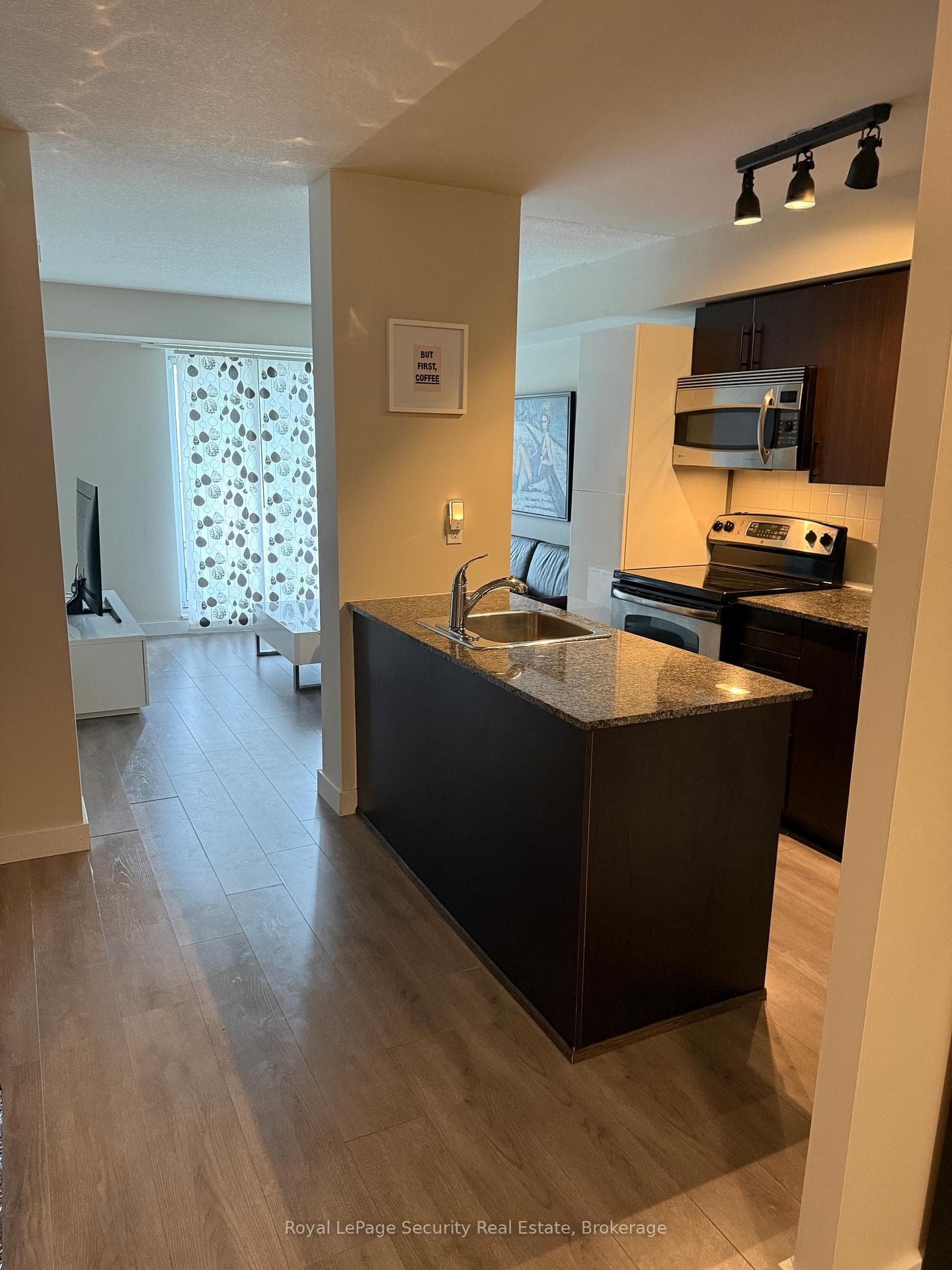 801 Sheppard Avenue Unit 310 - Condo photo 6 of 14 in North York (Bathurst Manor / Clanton Park), Ontario