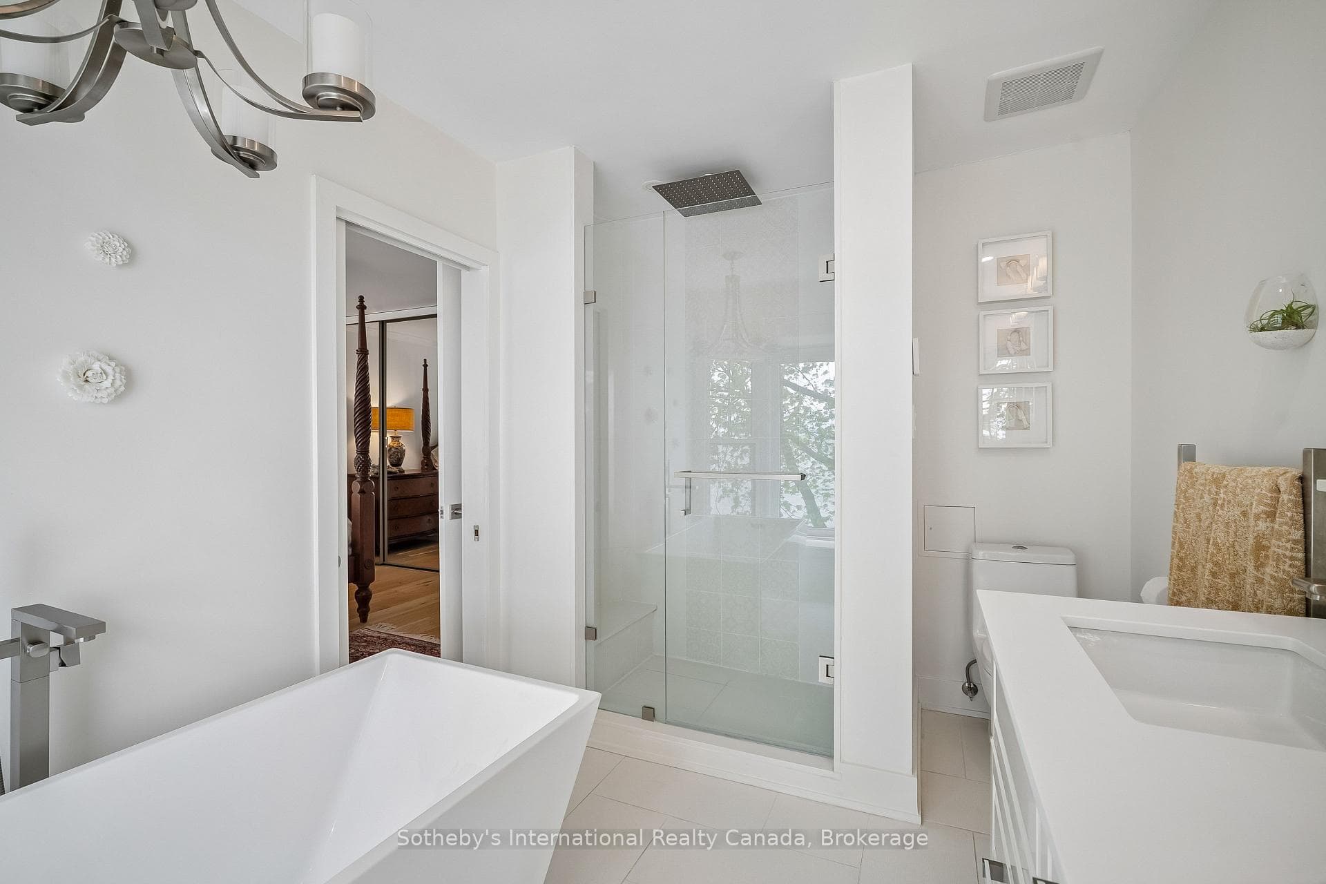 2066 Water's Edge Drive - Townhouse photo 28 of 48 in Oakville, Ontario