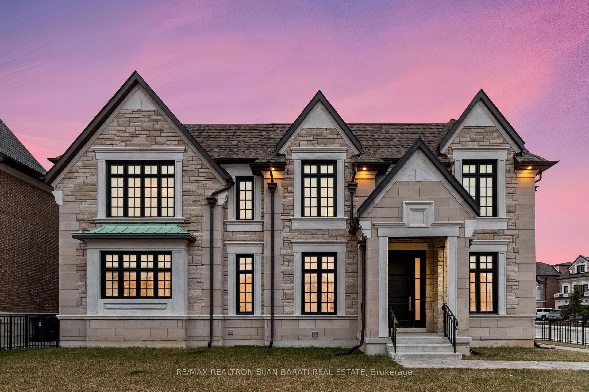29 Ballyconnor Court - Detached photo 4 of 49 in Hillcrest Village / Bayview Village, Ontario