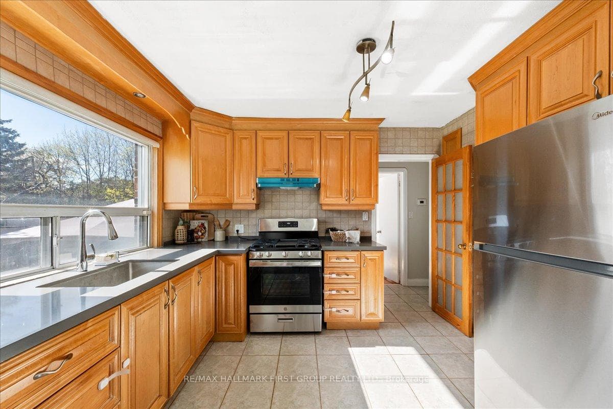 2690 Islington Avenue - Detached photo 13 of 45 in Etobicoke (West Mall / Rexdale), Ontario