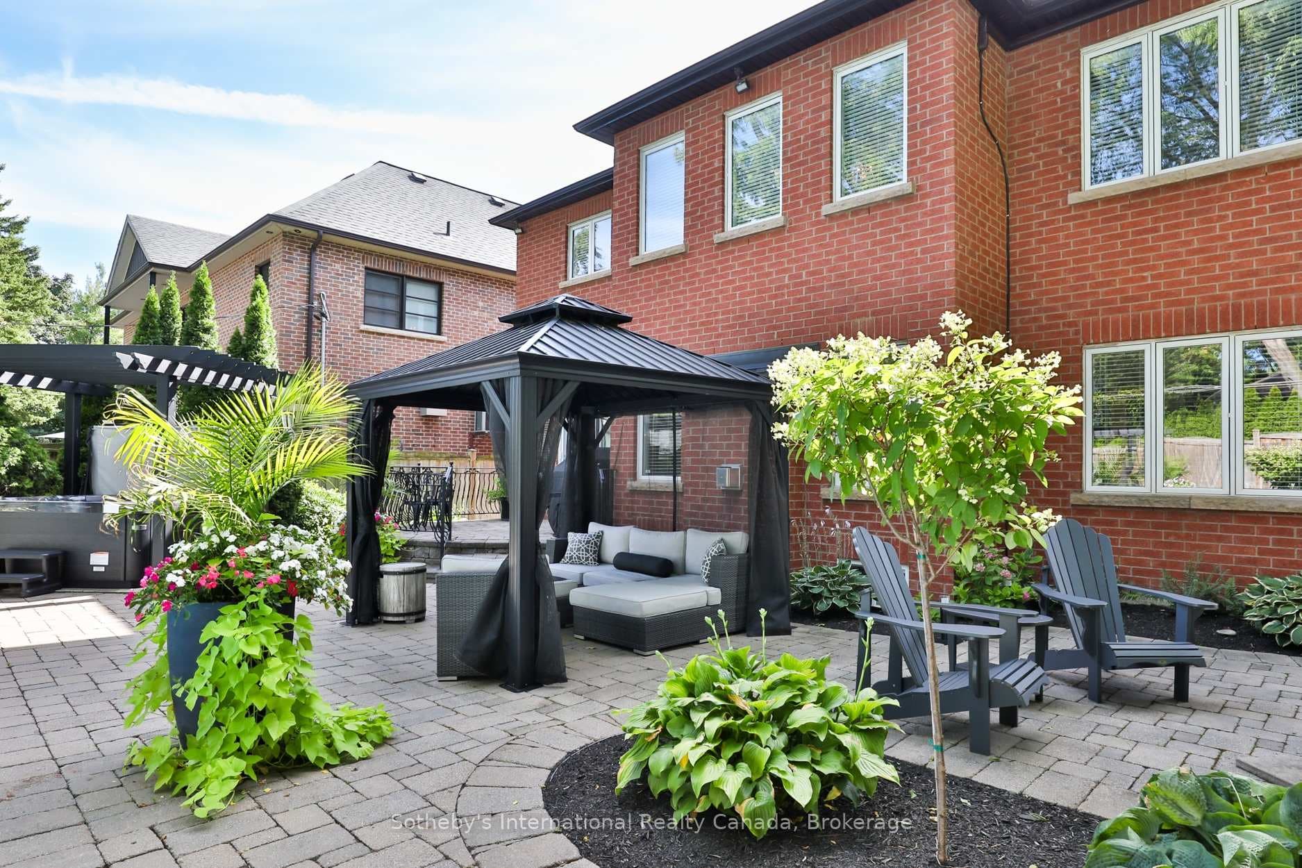 1437 Islington Avenue - Detached photo 5 of 40 in Etobicoke (Islington / Rexdale), Ontario