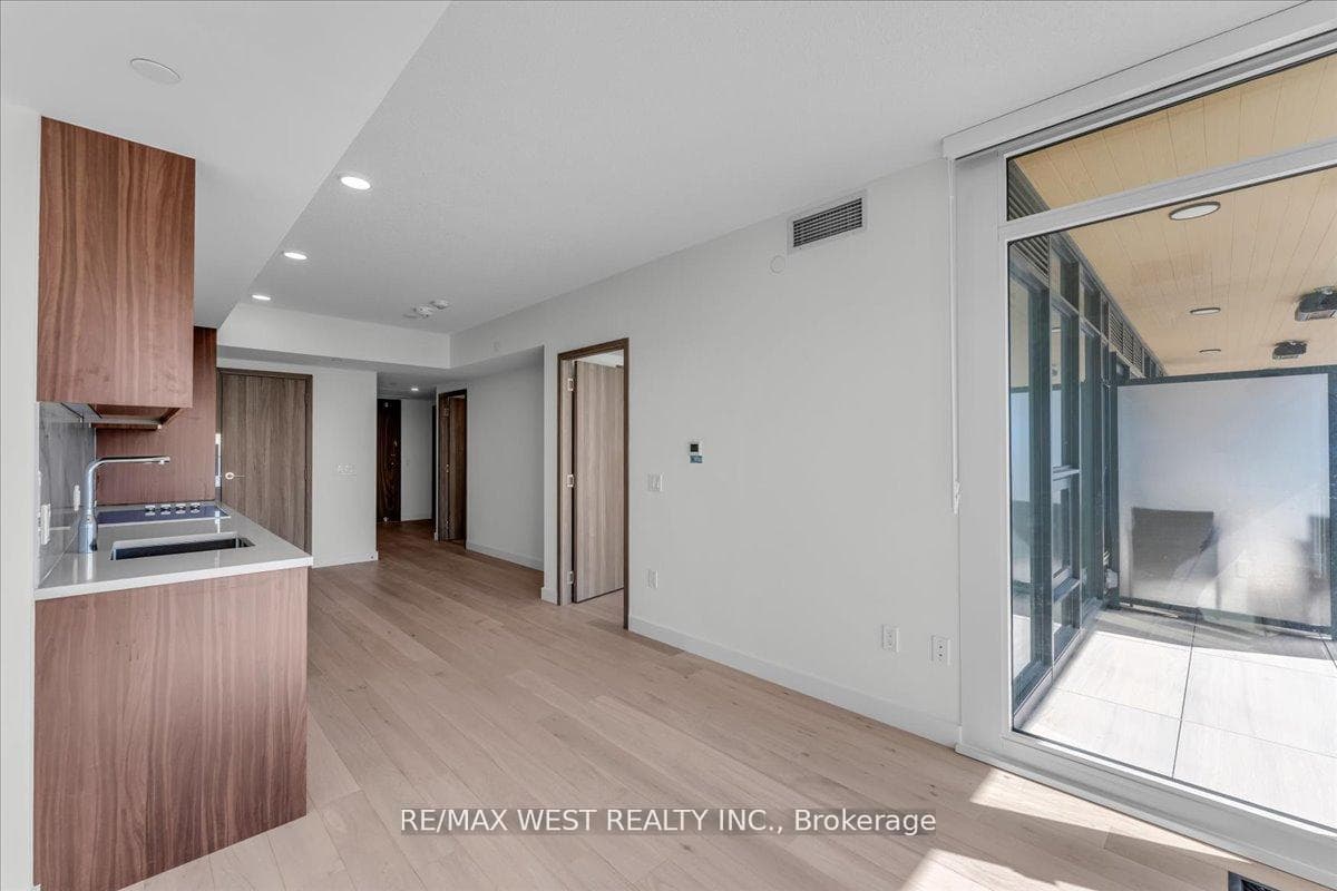 1 Concord Cityplace Way Unit 5709 - Condo photo 10 of 44 in Downtown Toronto / Waterfront, Ontario