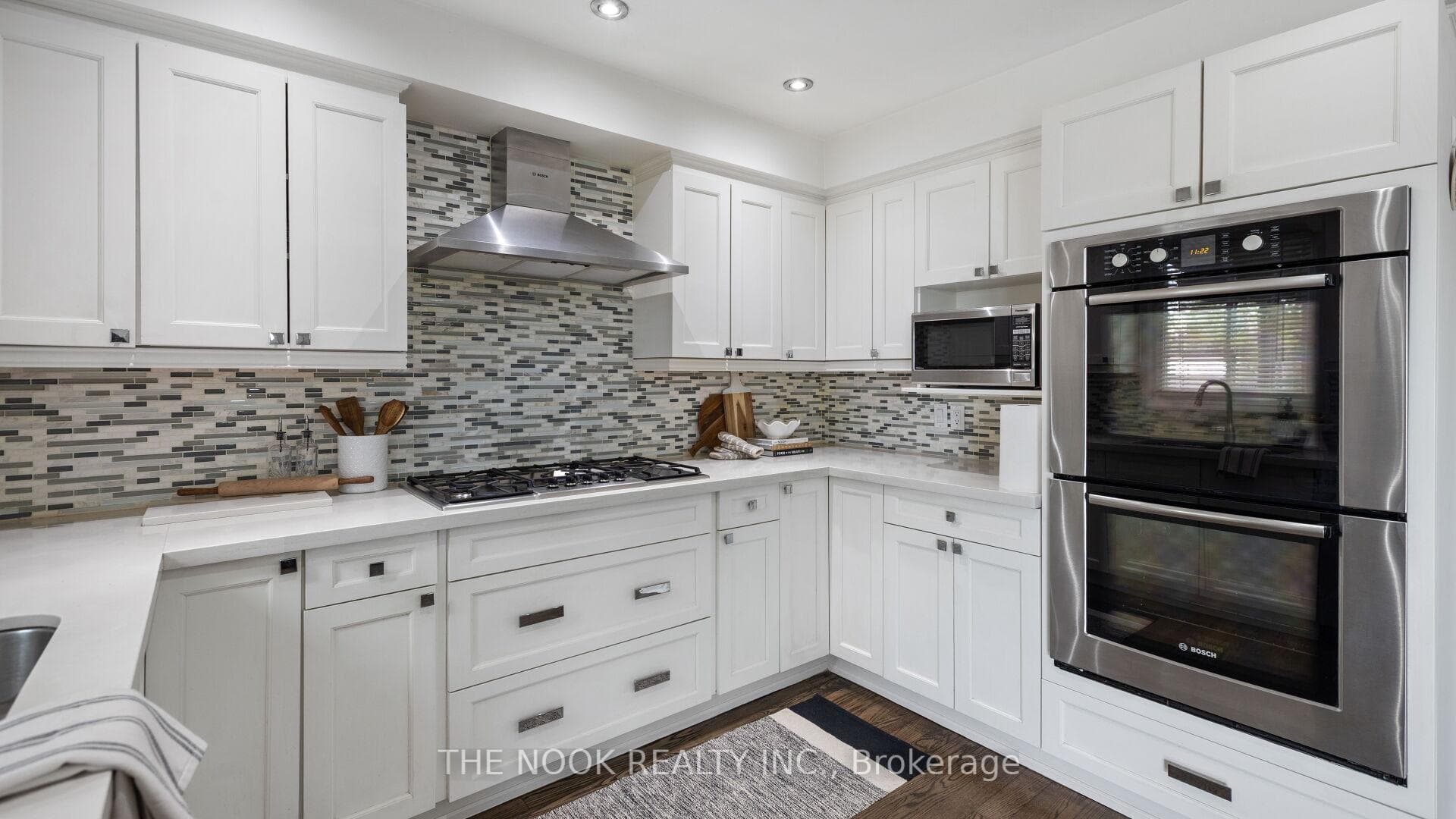 938 Wetherby Lane - Detached photo 16 of 48 in Mississauga, Ontario
