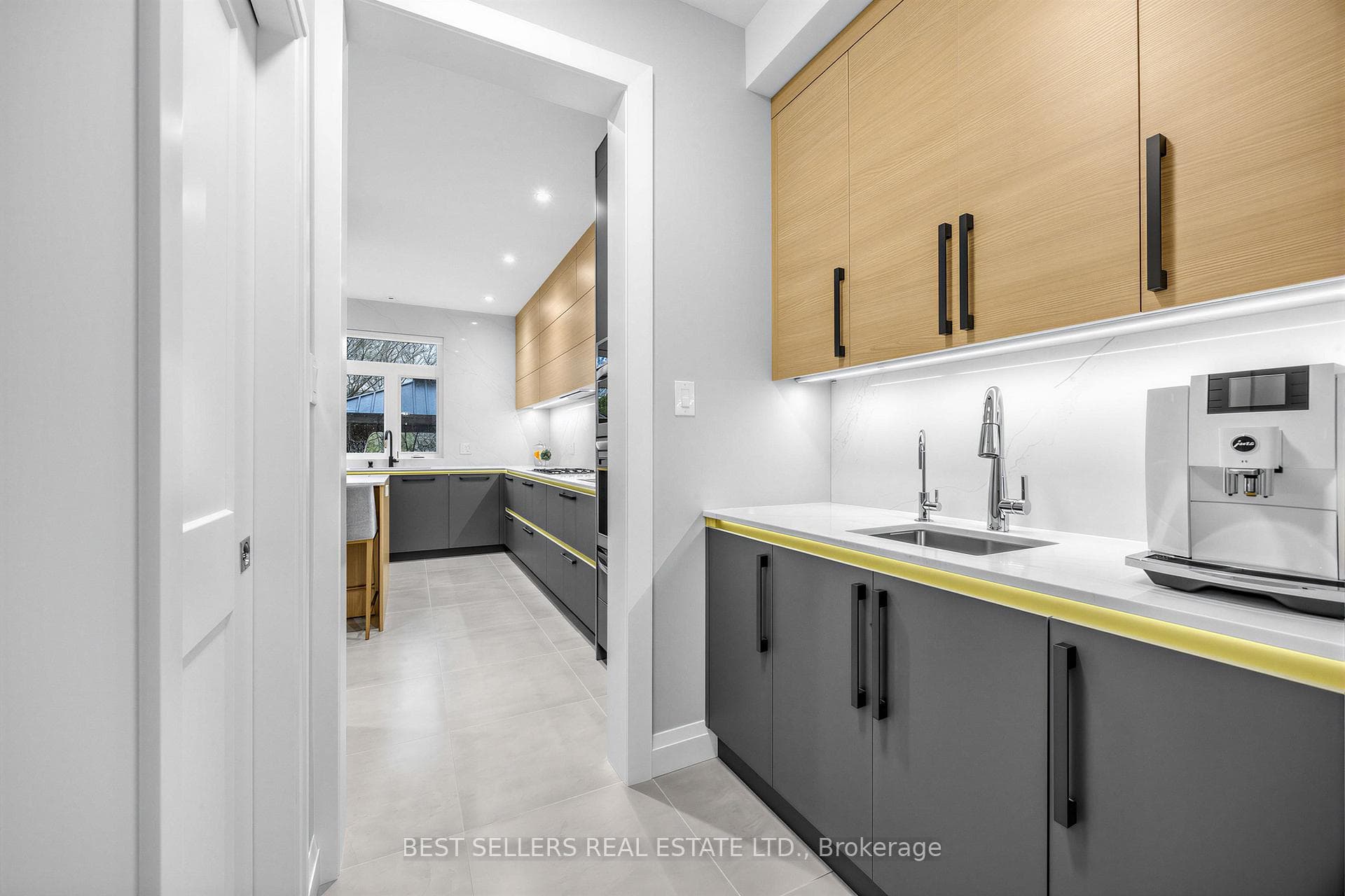 395 Klein Circle - Detached photo 8 of 38 in Hamilton, Ontario