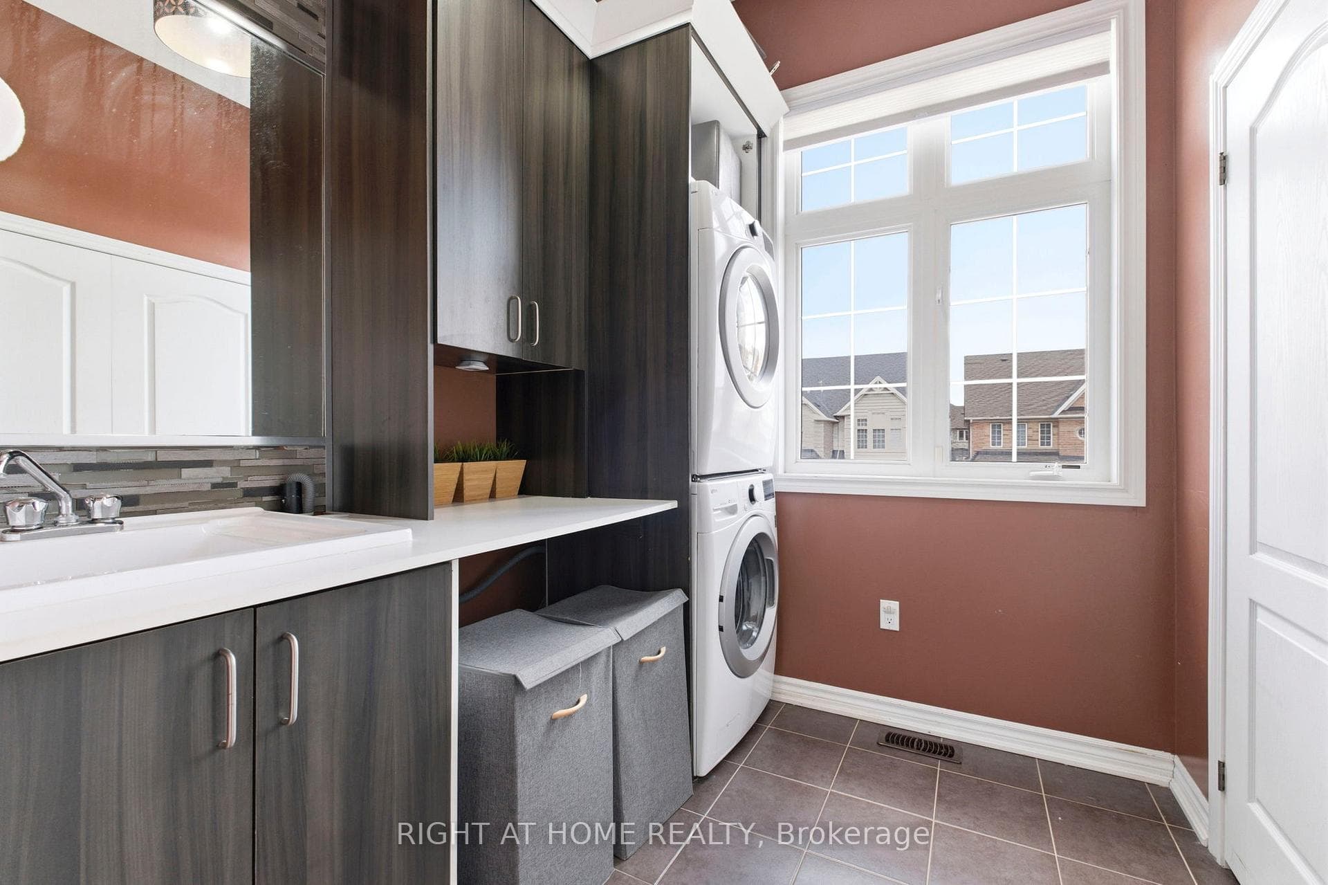 10 Learmont Avenue - Detached photo 20 of 34 in Caledon, Ontario