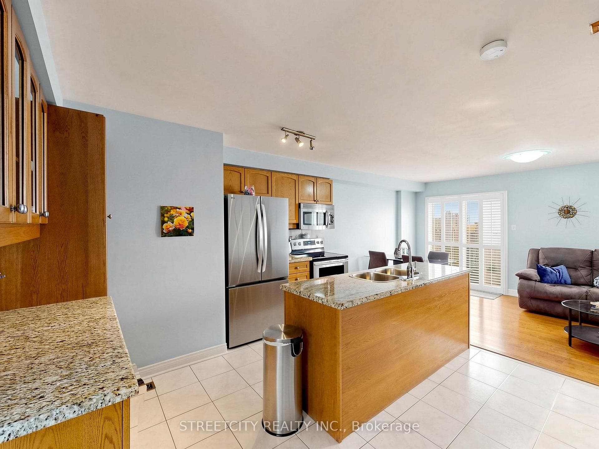 78 Waterbury Street - Townhouse photo 7 of 50 in Caledon, Ontario
