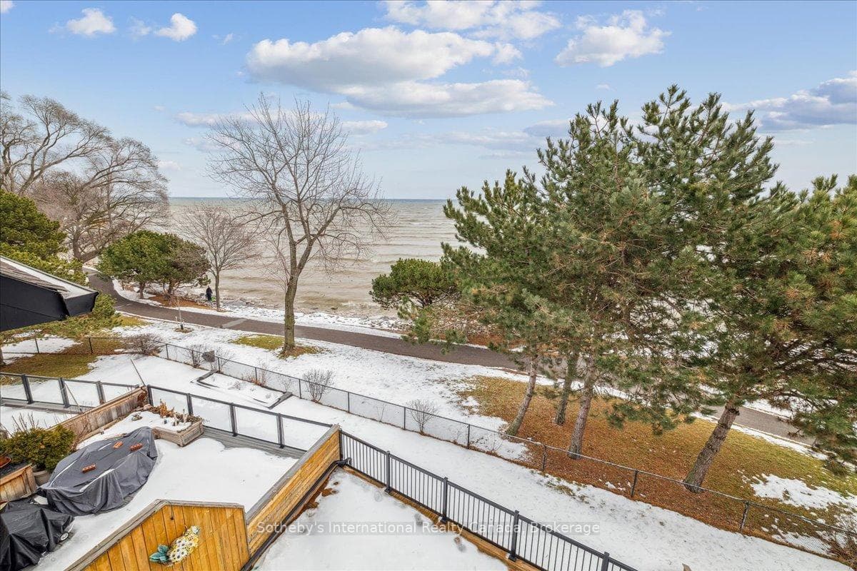 10 Southwind Terrace - Townhouse photo 29 of 43 in Oakville, Ontario